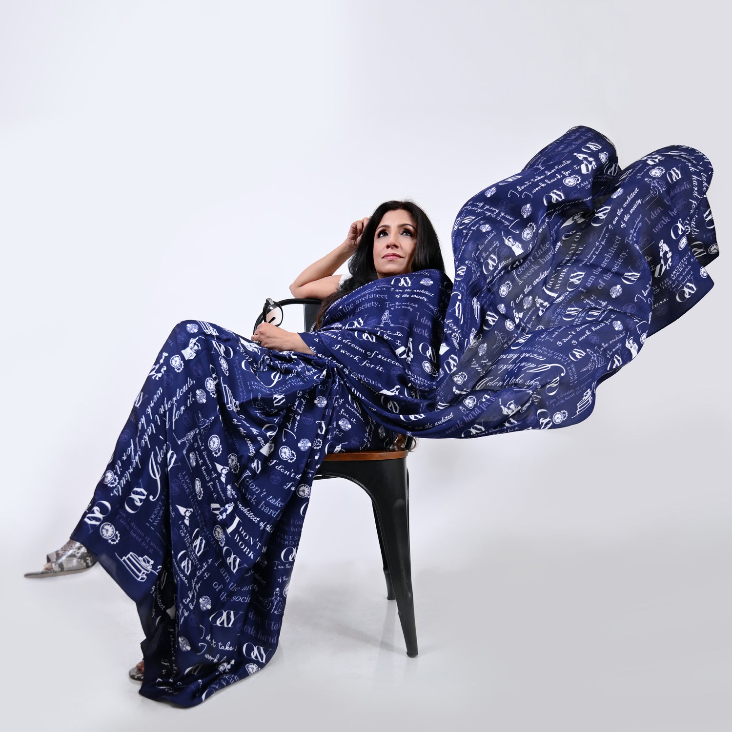 Saree Jute Beige Dengan Mutiara