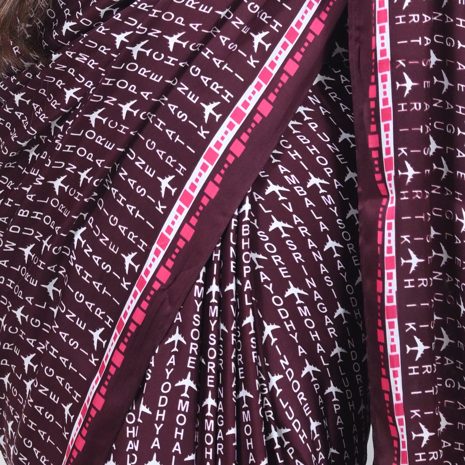 Saree Jute Beige Dengan Mutiara