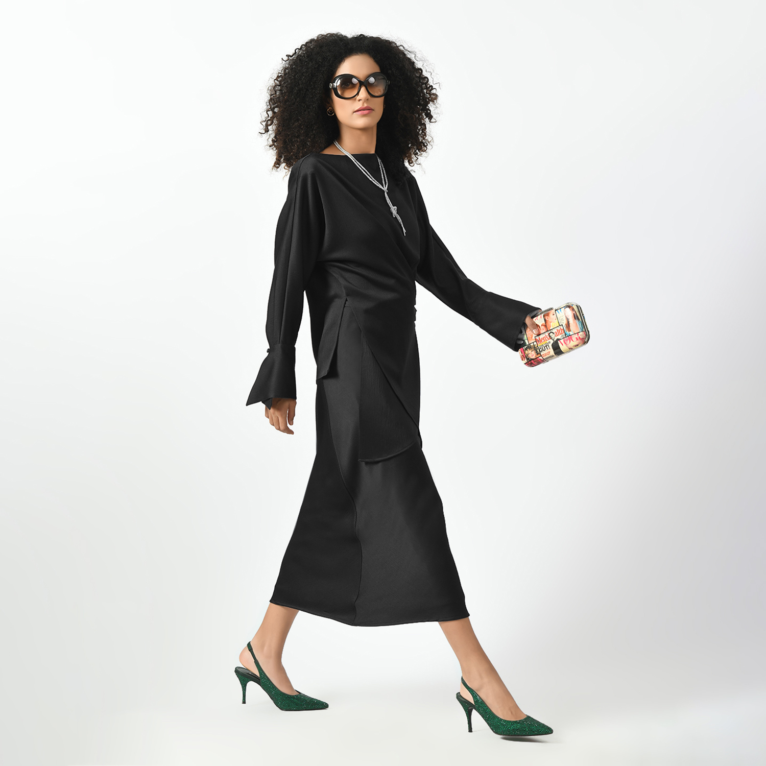 Atasan Hitam Asimetri