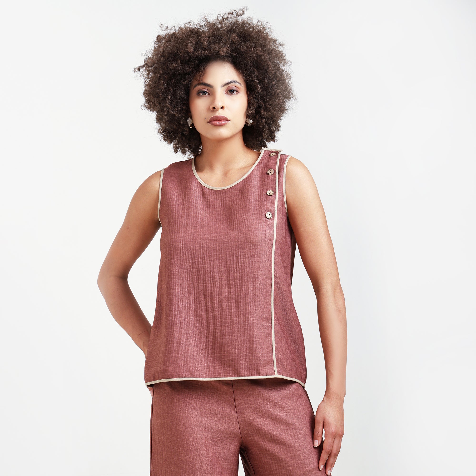 Peach Textured Sleeveless Top With Beige Piping