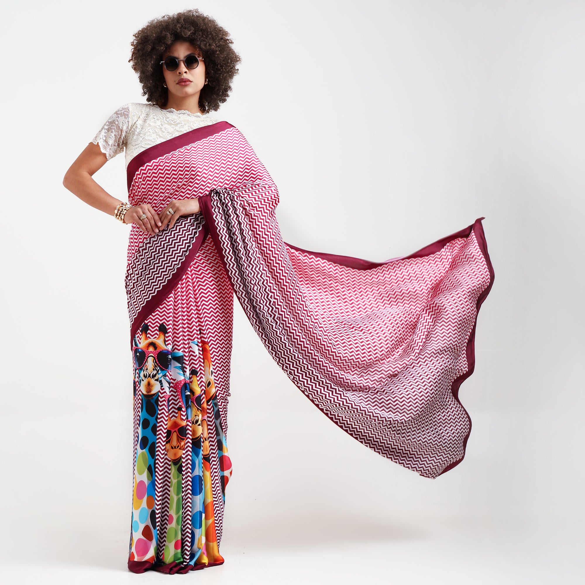 ผ้าซารีป่านสีเบจพร้อมไข่มุก