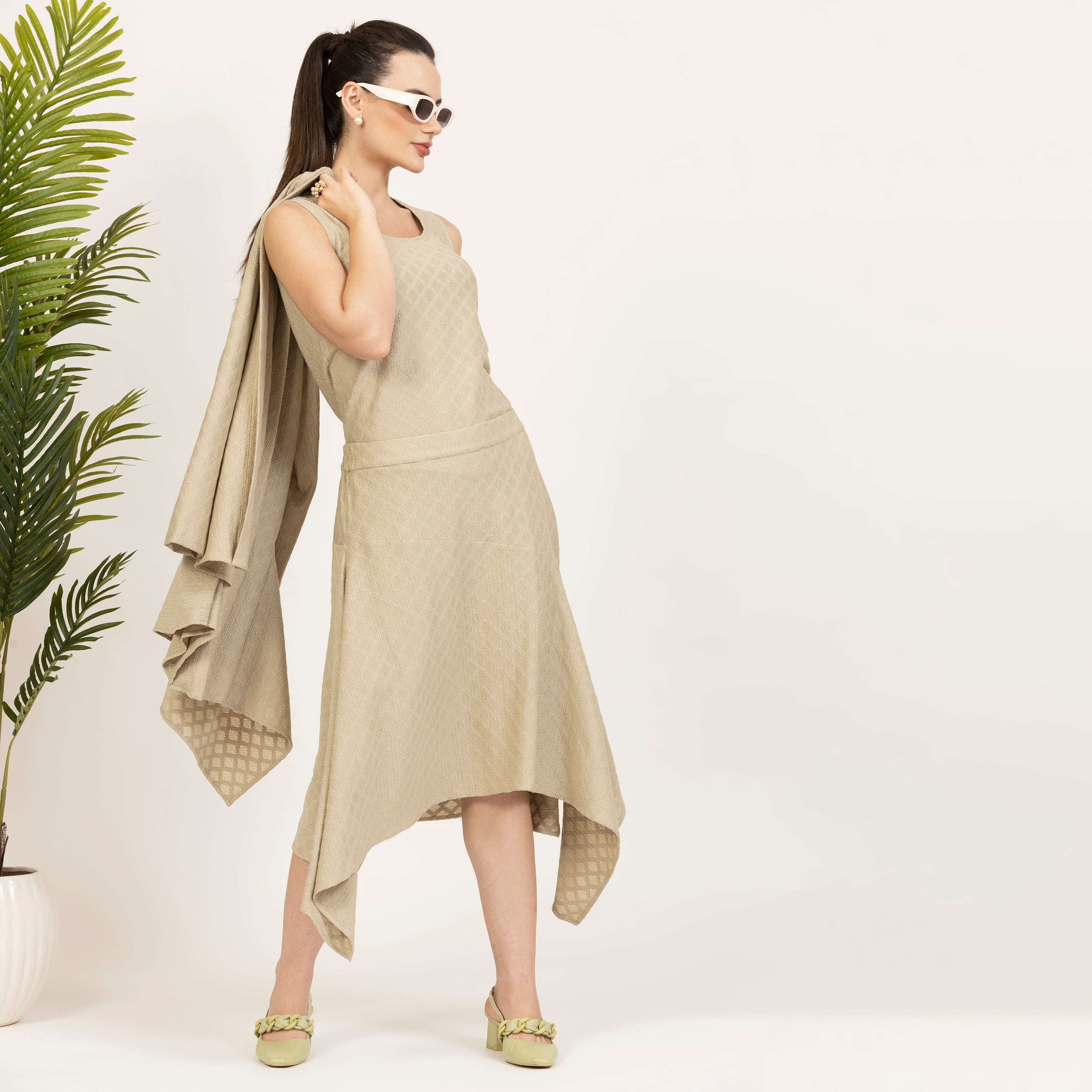 Beige Diamond Textured skirt, skirt for professional elegance, Workwear skirts for Women, Professional skirt for Women, skirt dresses for women, beige dresses for women