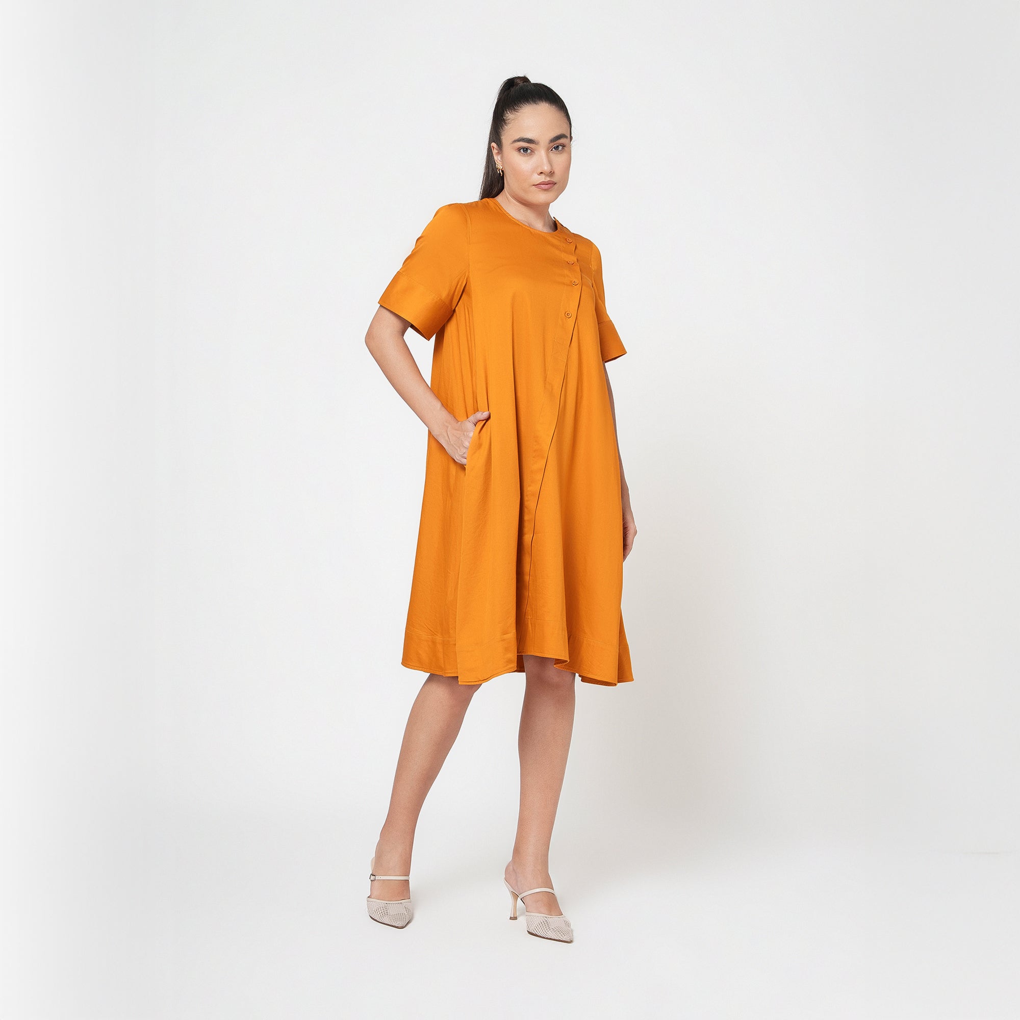 Saree Jute Beige Dengan Mutiara