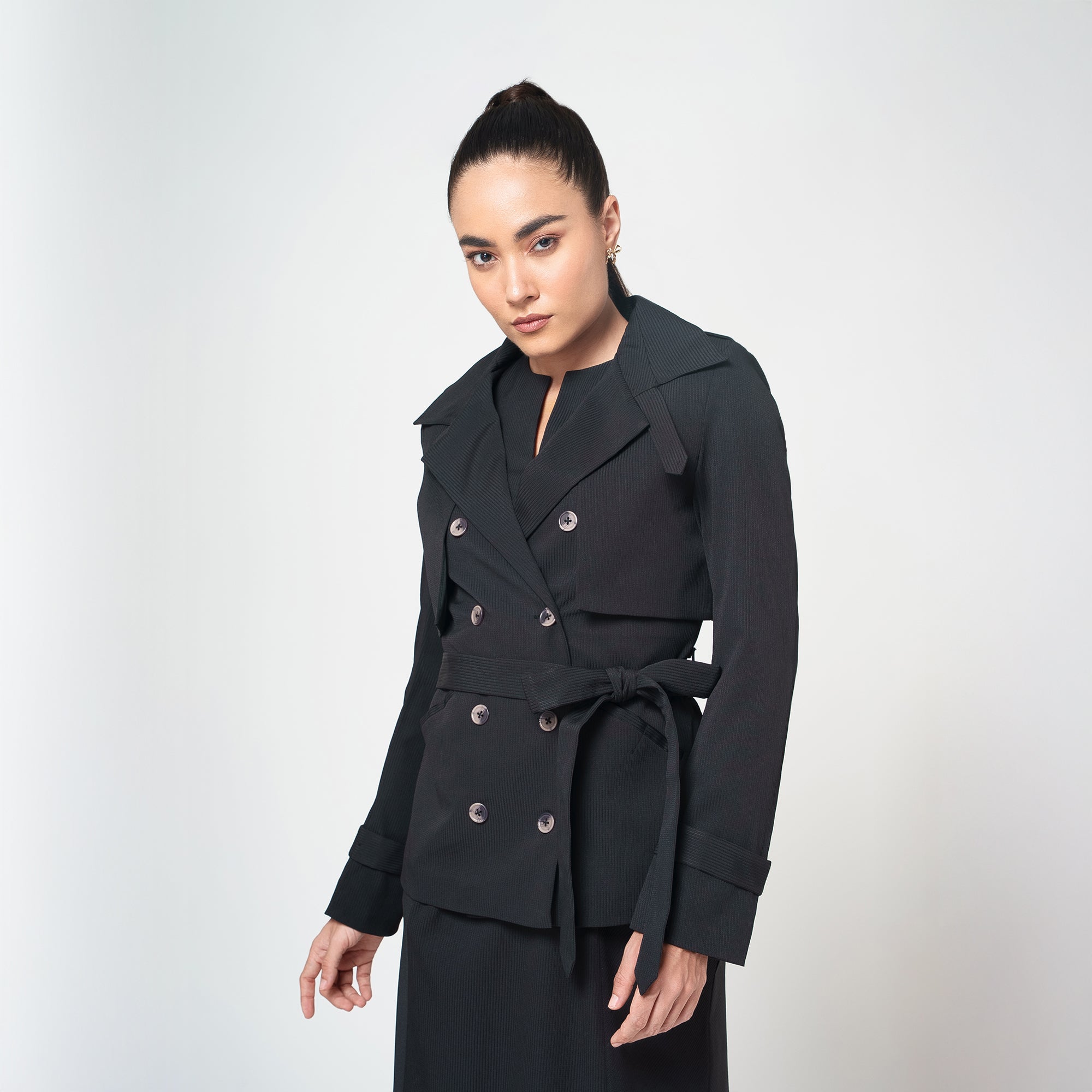 ผ้าซารีป่านสีเบจพร้อมไข่มุก