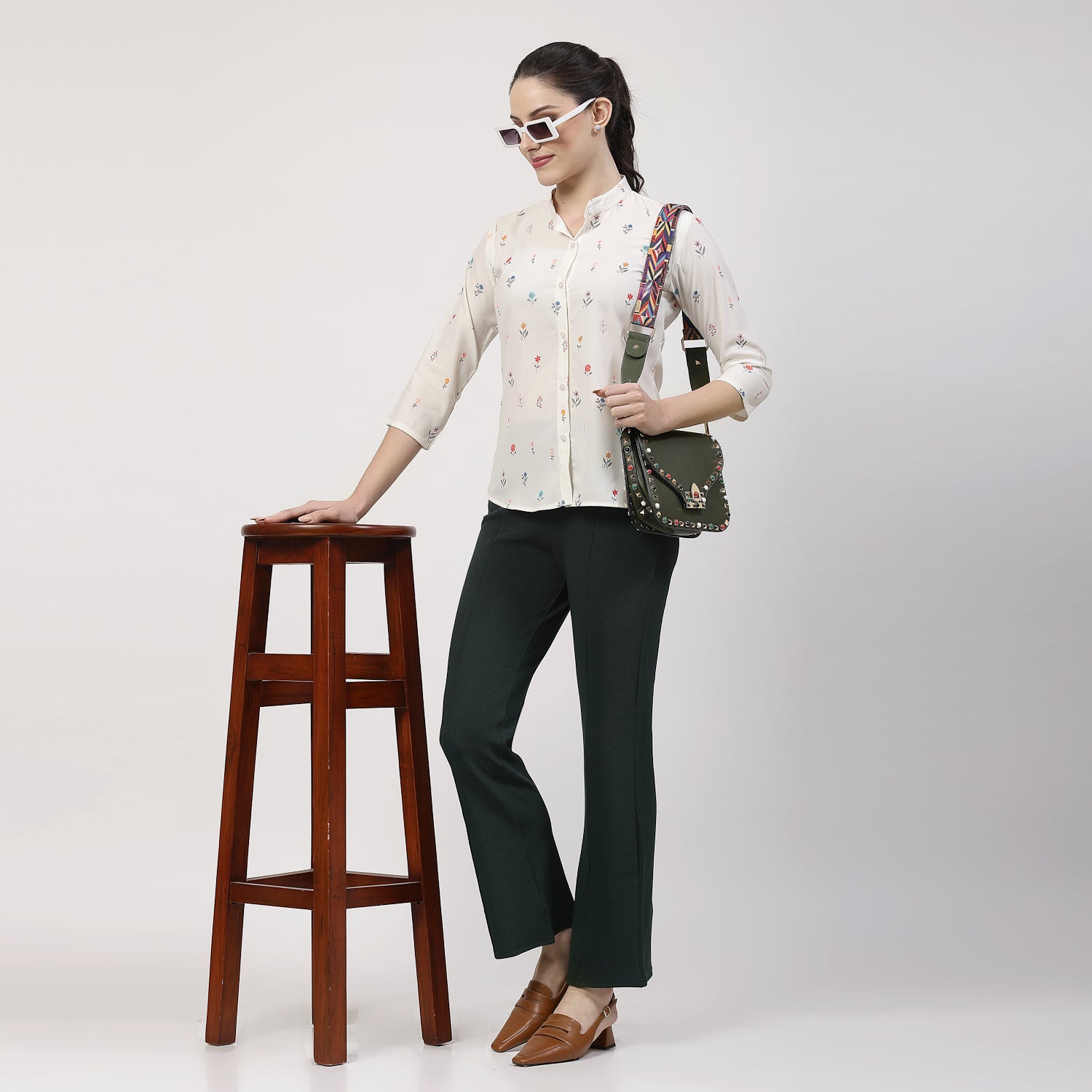 เสื้อเชิ้ตคอจีนพิมพ์ลายสีครีม