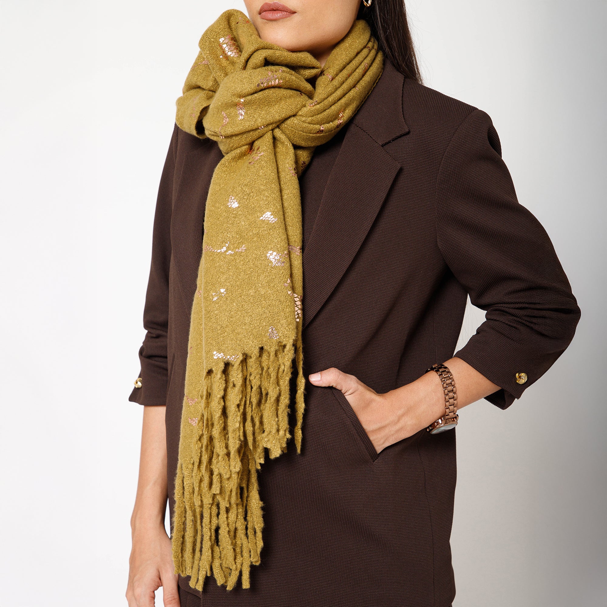 ผ้าซารีป่านสีเบจพร้อมไข่มุก