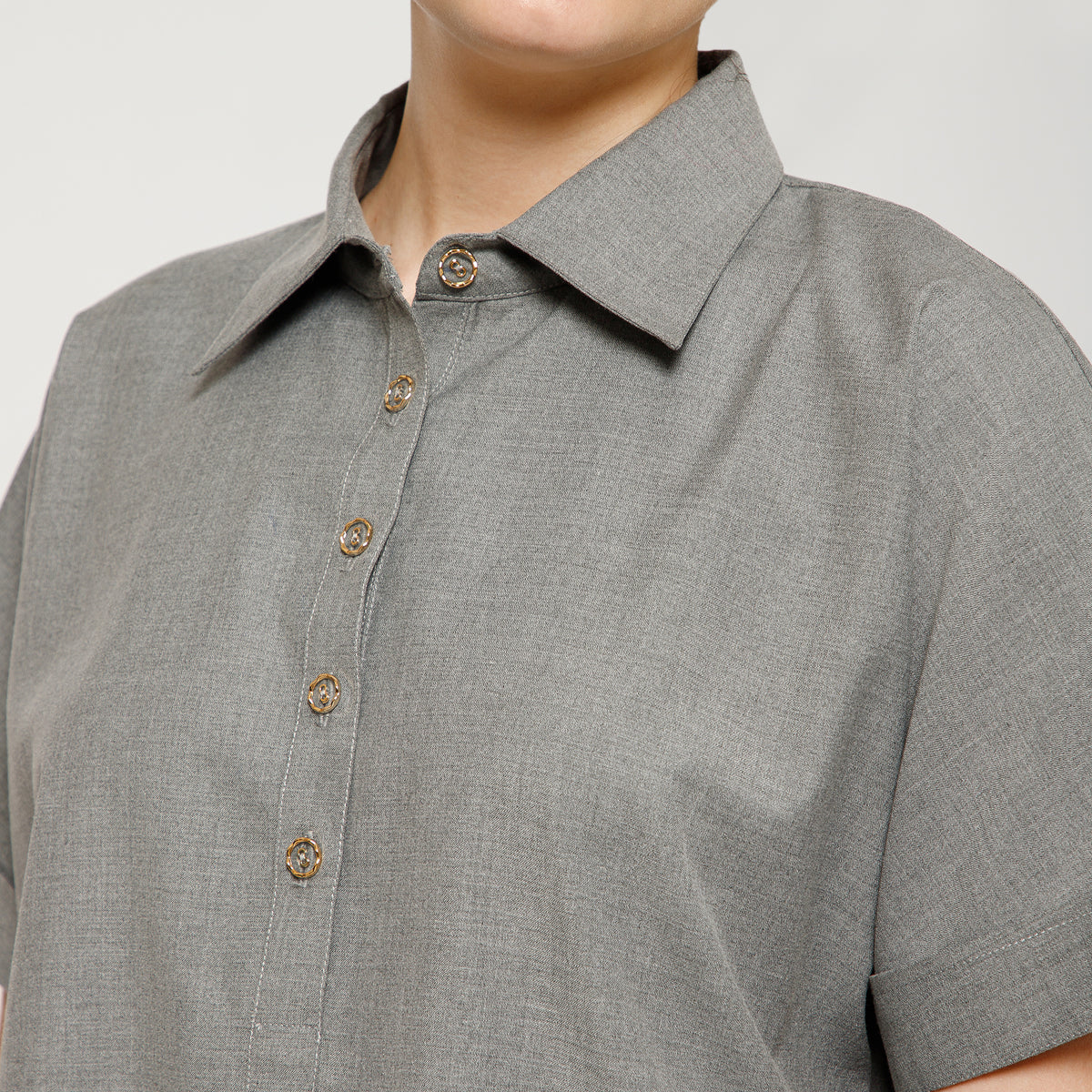 Light Grey Top With Short Sleeves