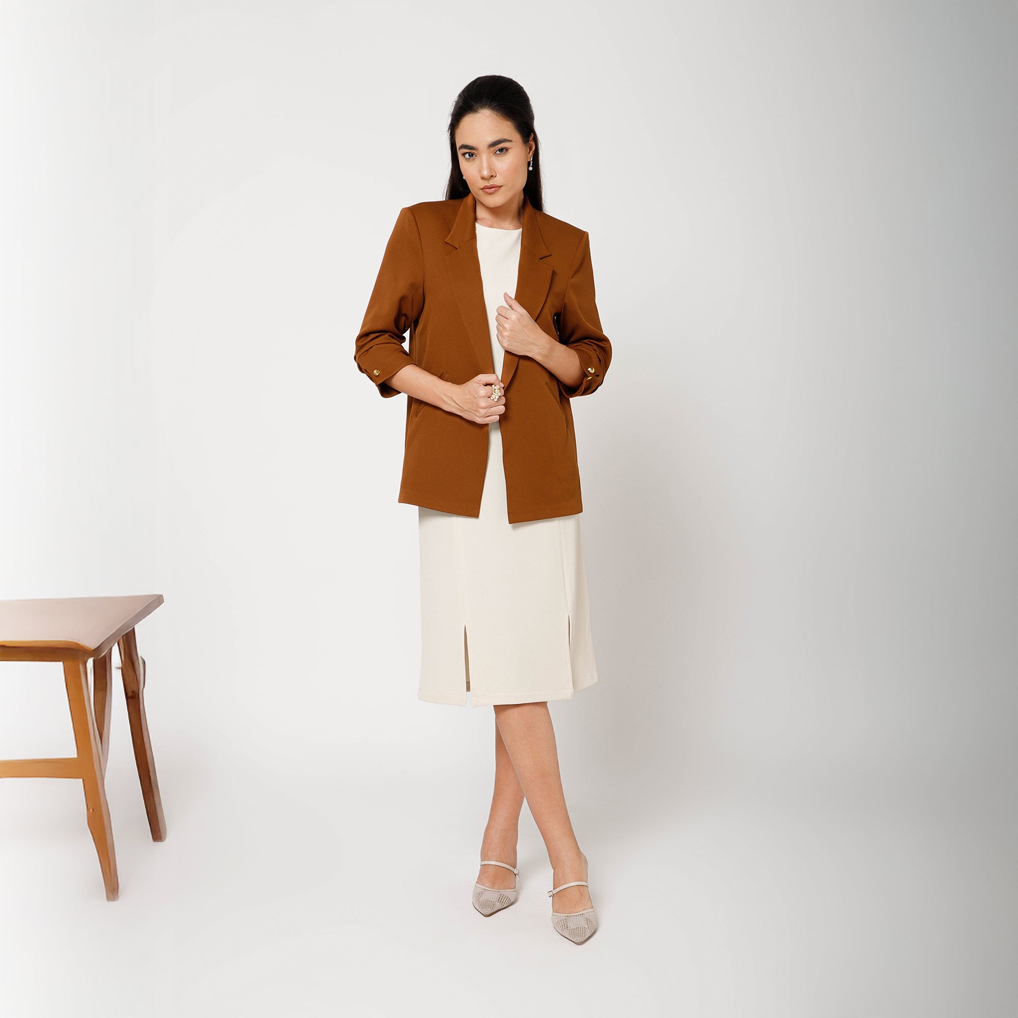 Saree Jute Beige Dengan Mutiara