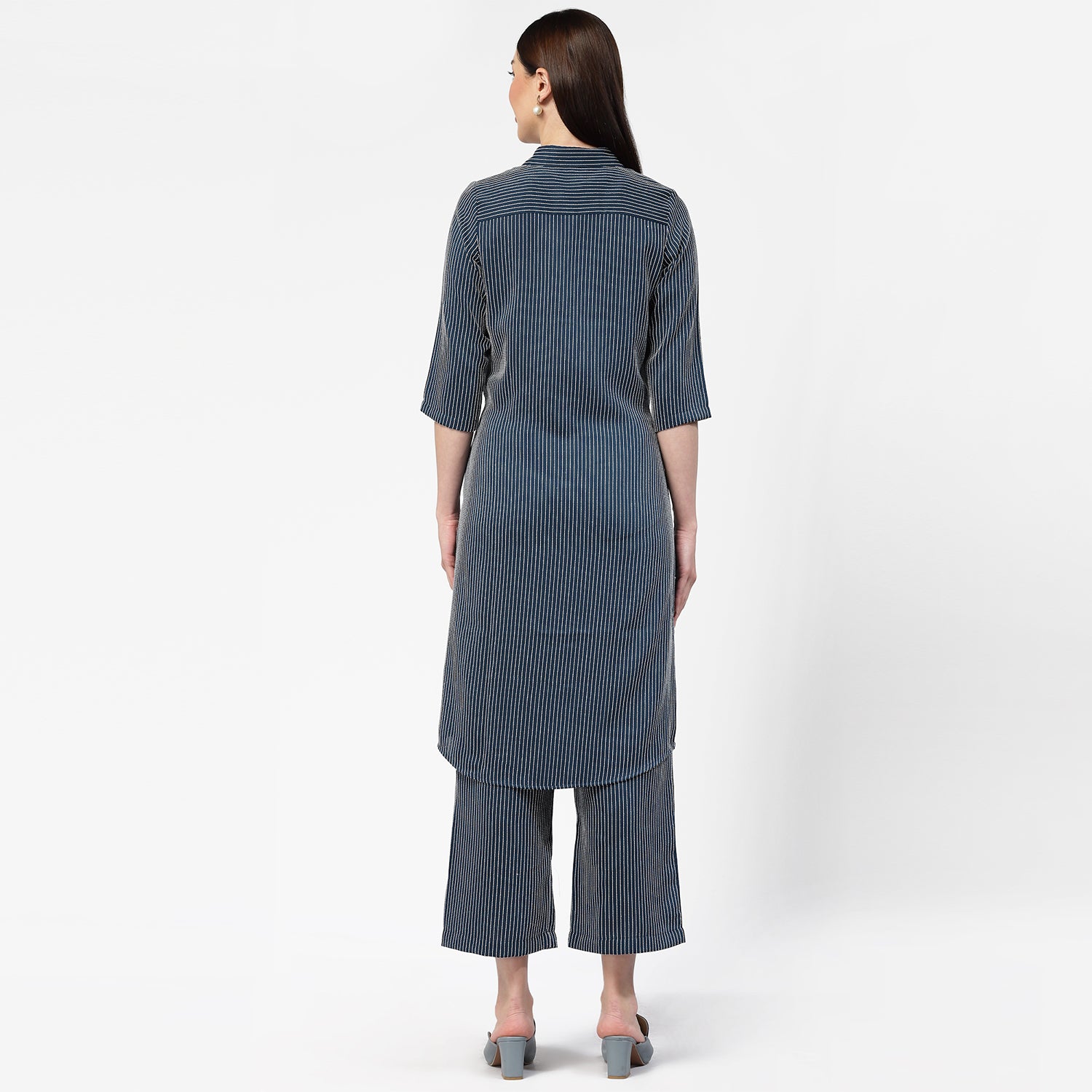 เสื้อเชิ้ตสีน้ำเงินเข้ม ทูนิค พร้อมเชือกผูก