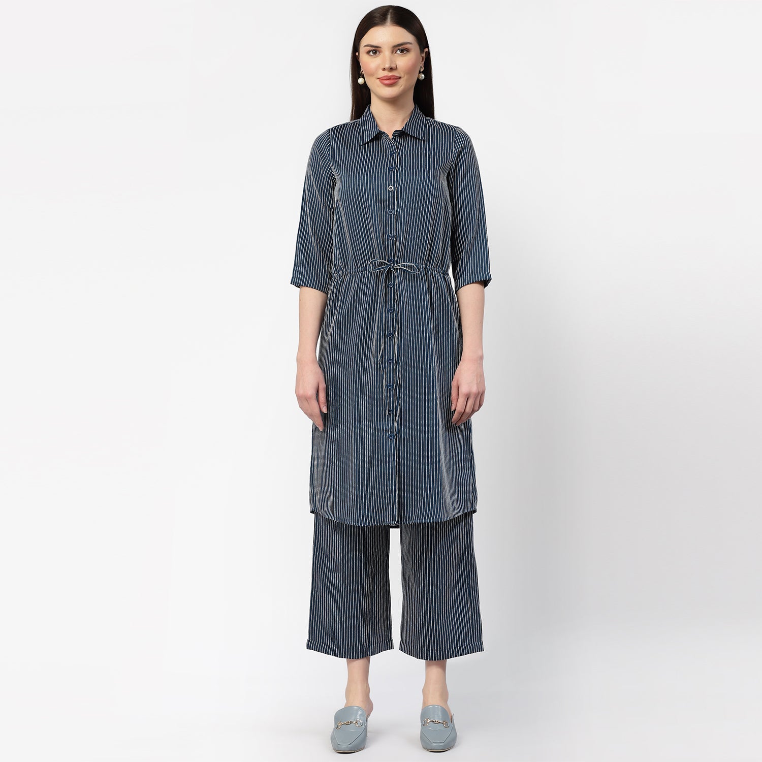 เสื้อเชิ้ตสีน้ำเงินเข้ม ทูนิค พร้อมเชือกผูก