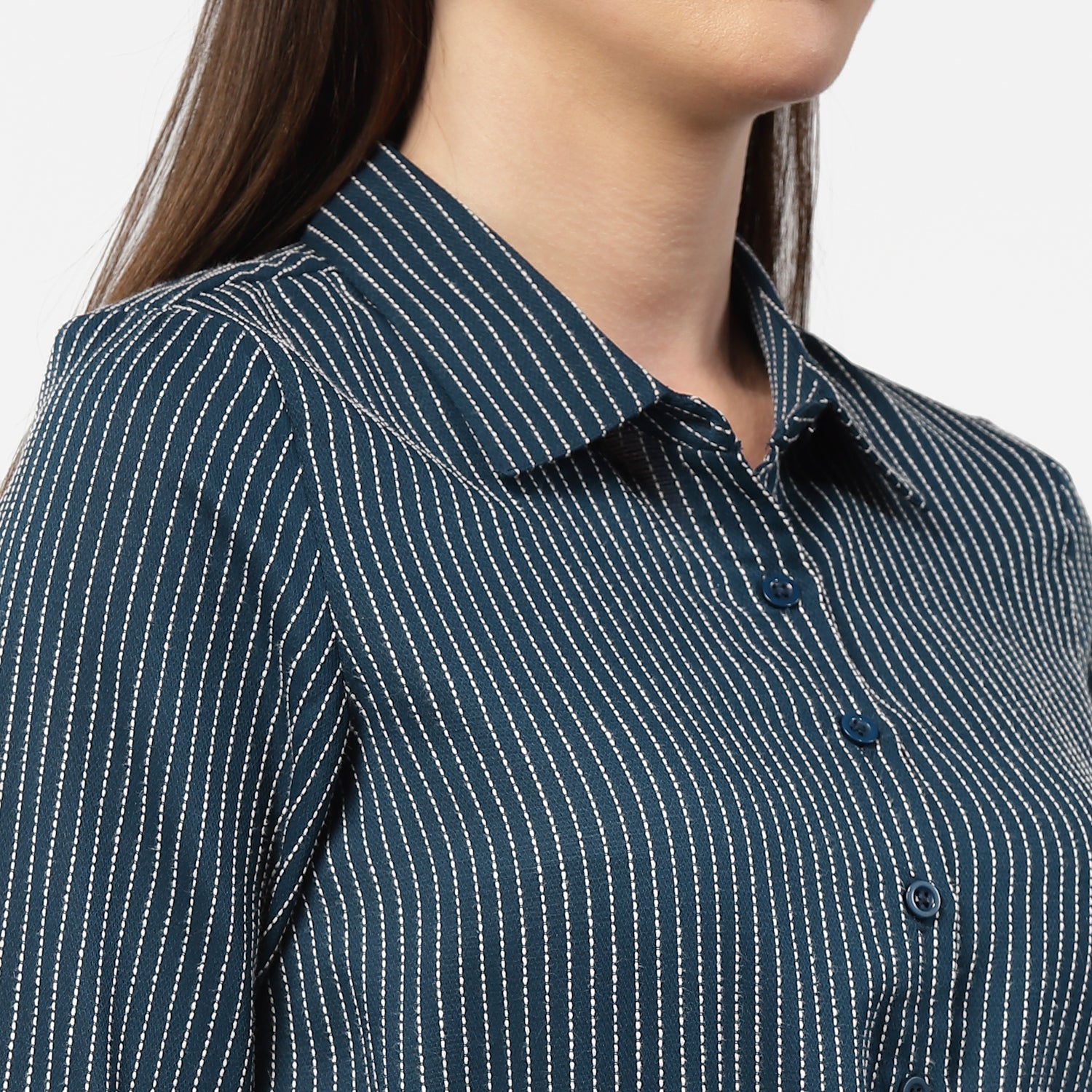 เสื้อเชิ้ตสีน้ำเงินเข้ม ทูนิค พร้อมเชือกผูก