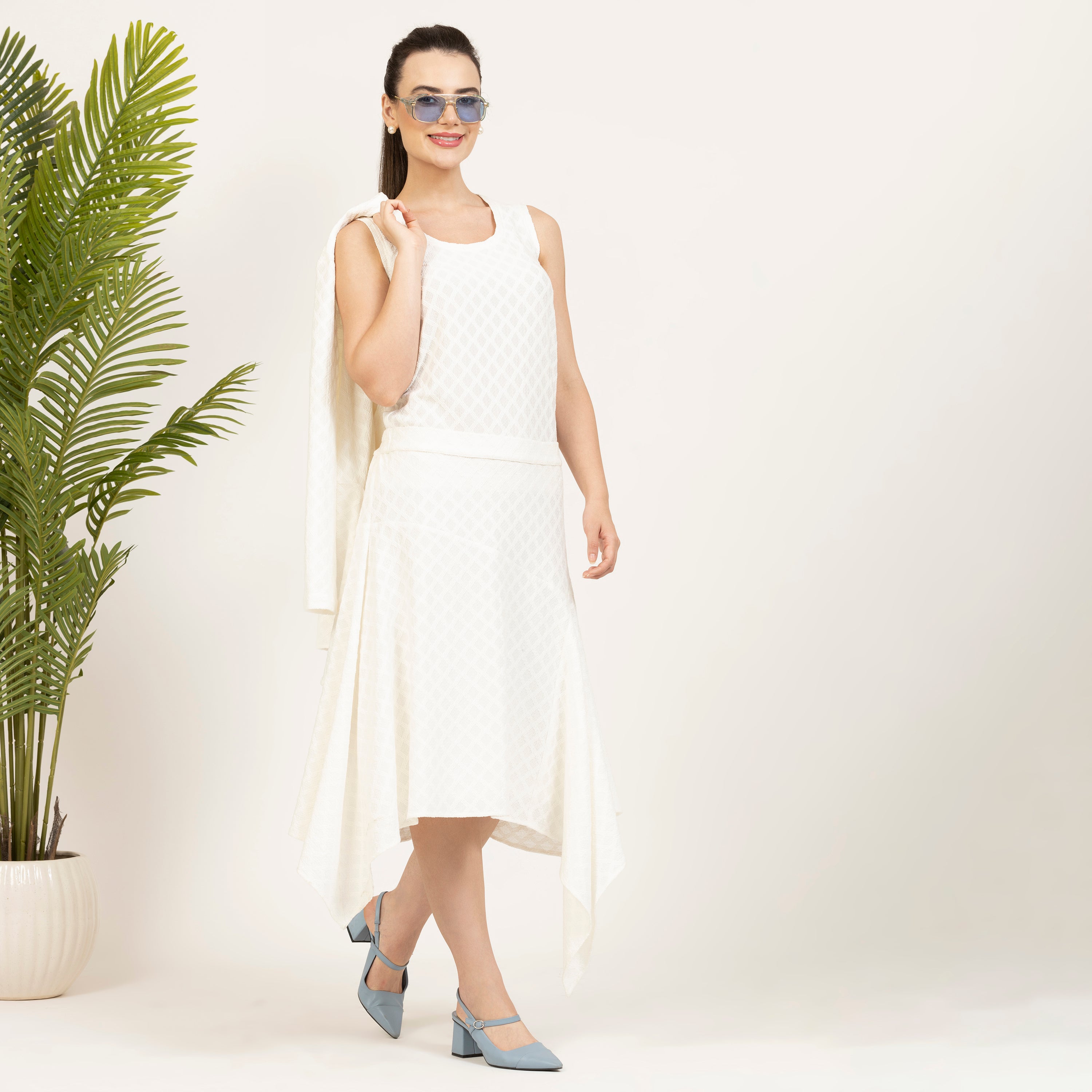 Off-White Diamond Textured Sleeveless Office Wear Top