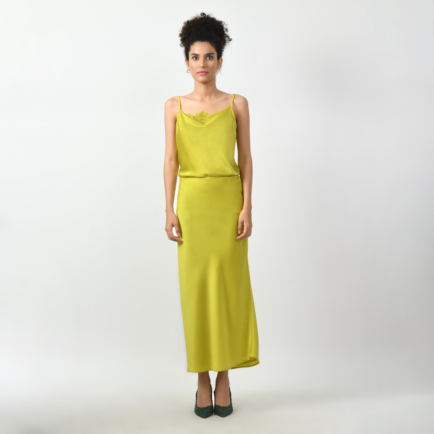 Skirt Bias Satin Zaitun