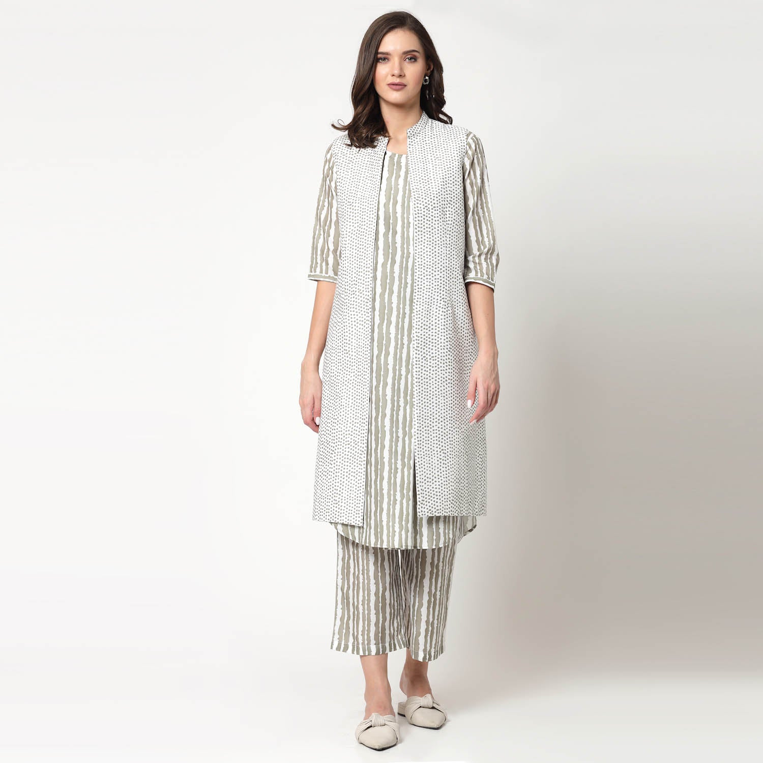 Reversible Olive Polka Jacket, Smart Jackets for Professionals, stylish casual jackets in india, formal jacket, womens black formal jacket