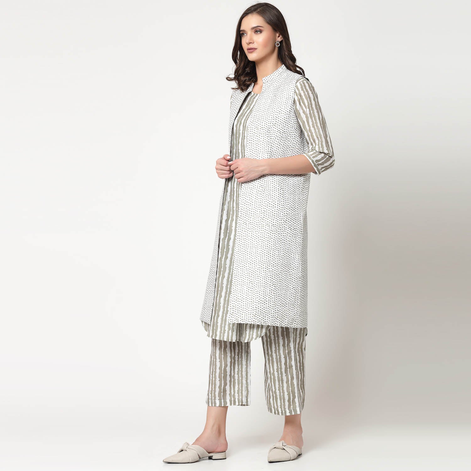 Reversible Olive Polka Jacket, Smart Jackets for Professionals, stylish casual jackets in india, formal jacket, womens black formal jacket