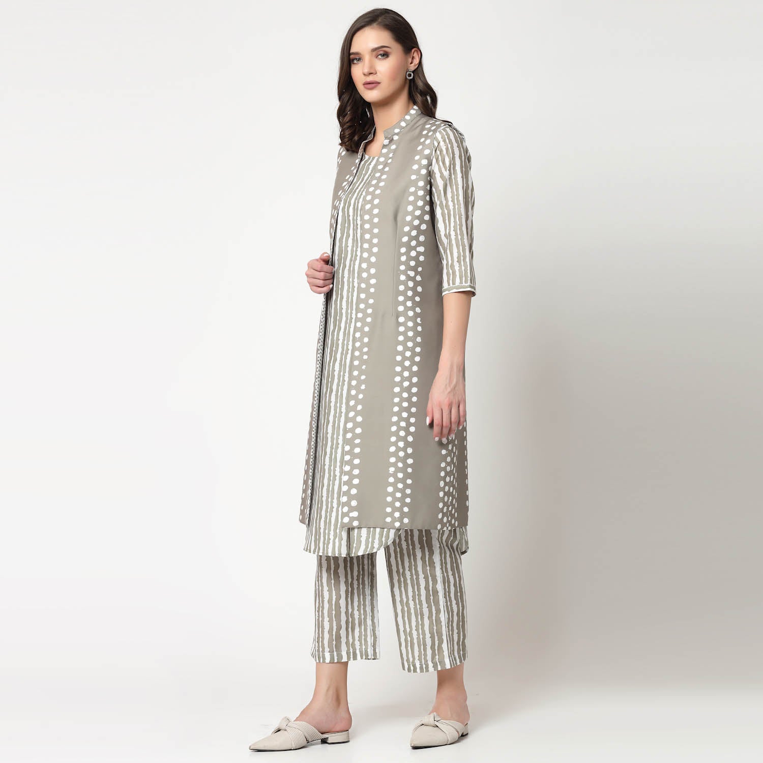 Reversible Olive Polka Jacket, Smart Jackets for Professionals, stylish casual jackets in india, formal jacket, womens black formal jacket