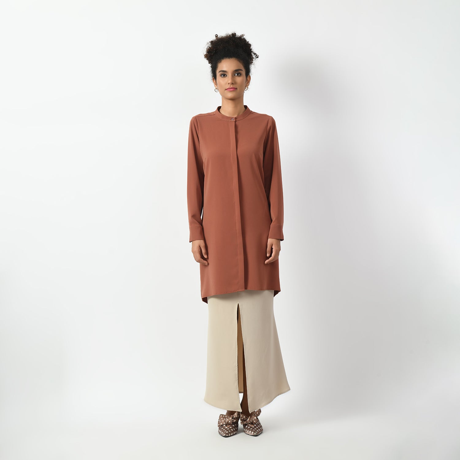 เสื้อคลุมสีพีชพร้อมคอจีน