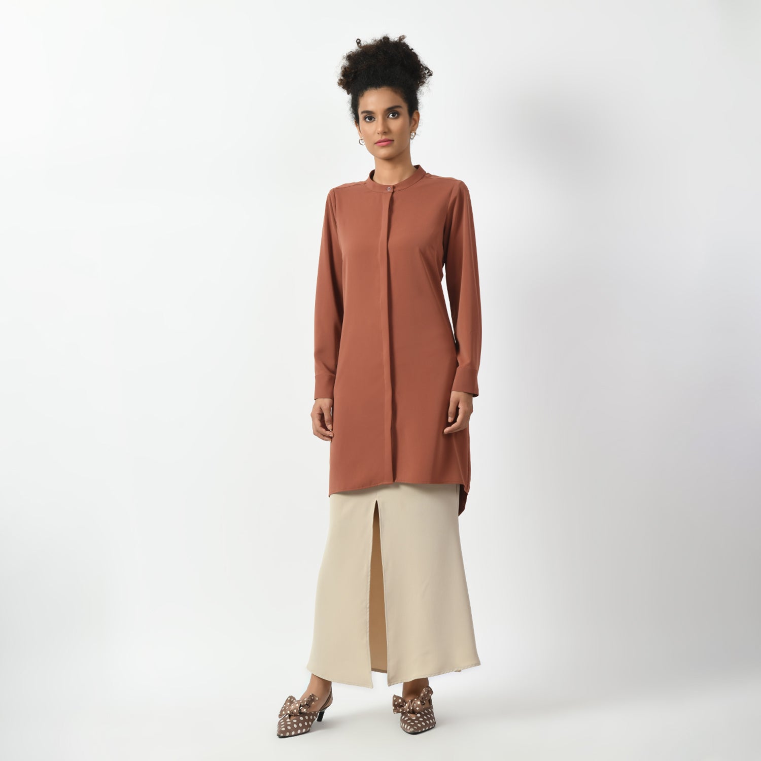 เสื้อคลุมสีพีชพร้อมคอจีน