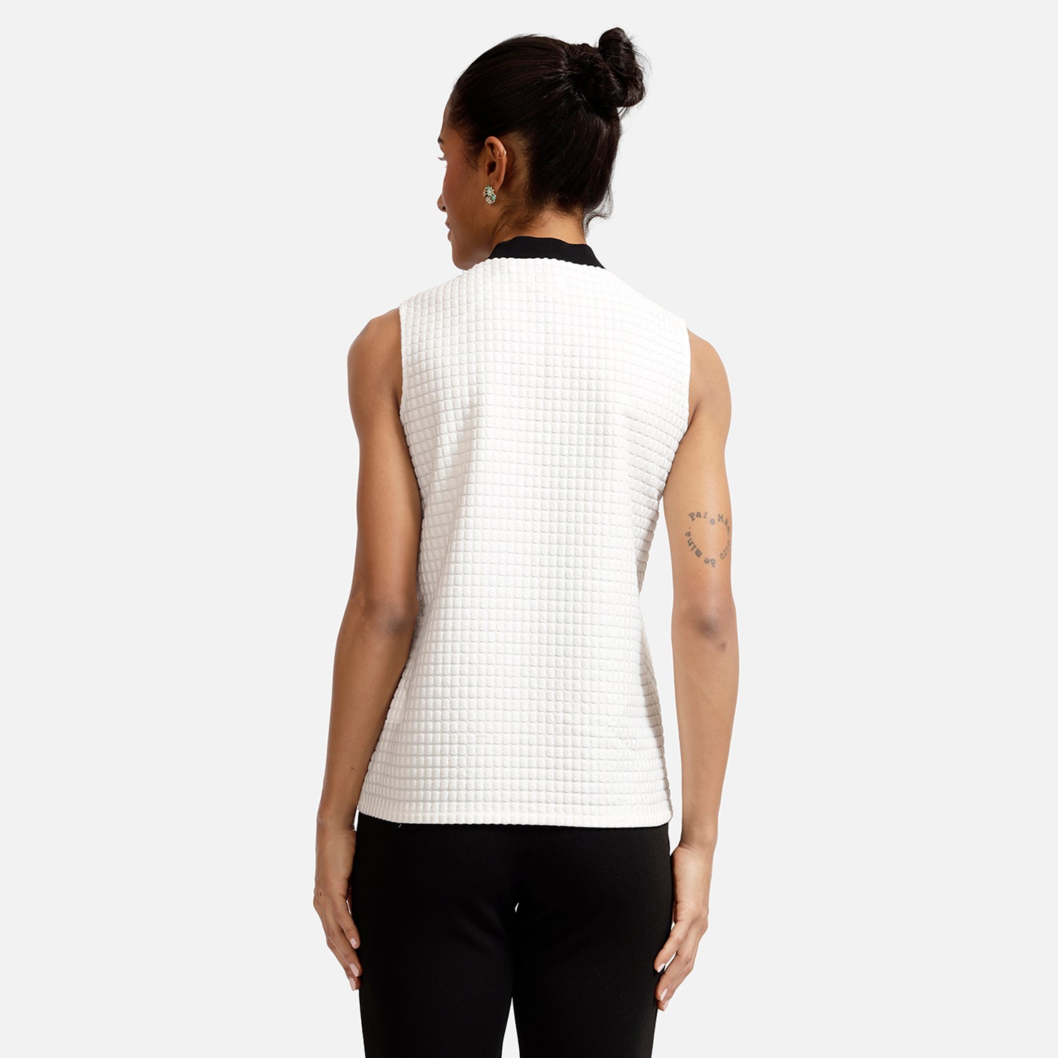 White V-Neck Without Sleeve Check Texture Top