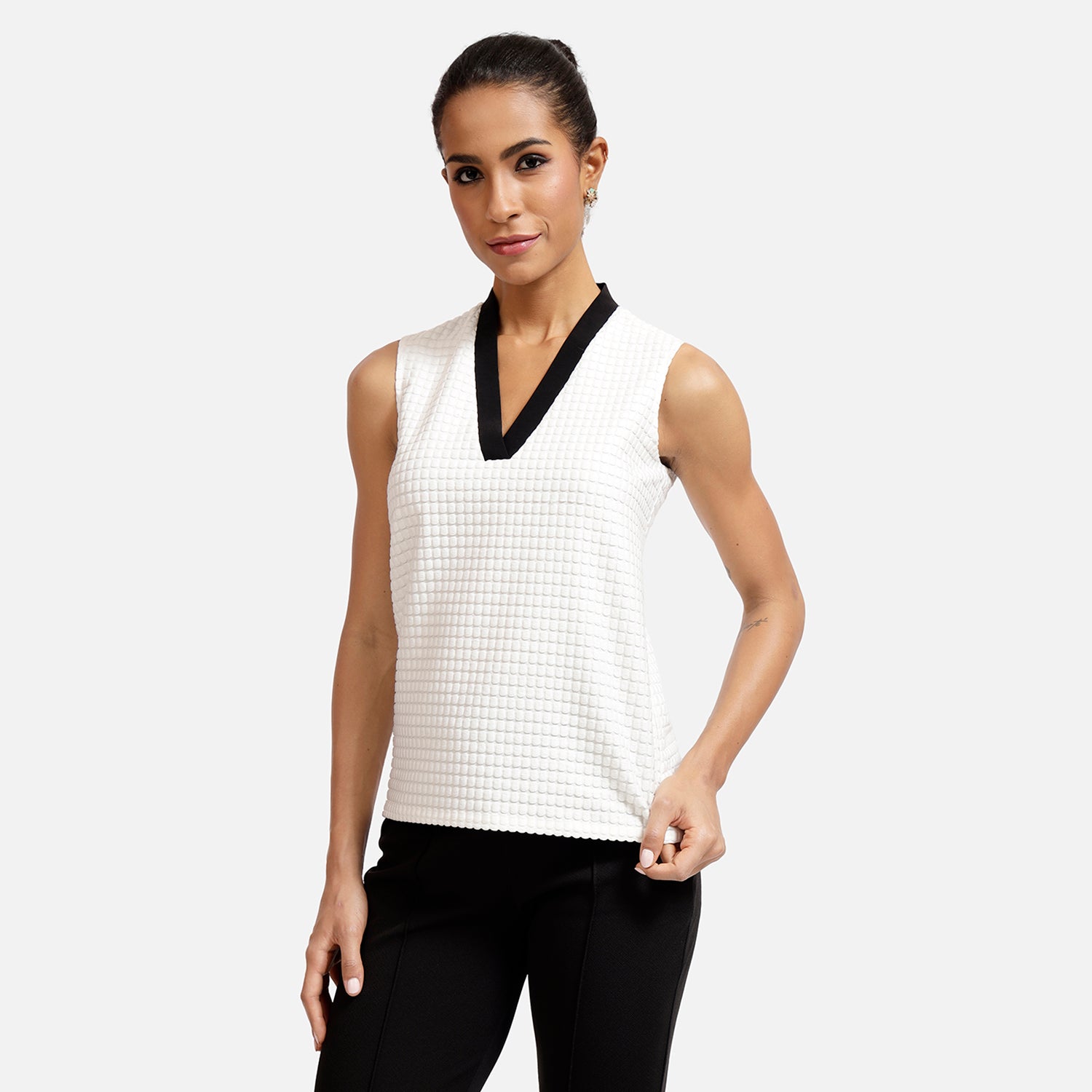White V-Neck Without Sleeve Check Texture Top