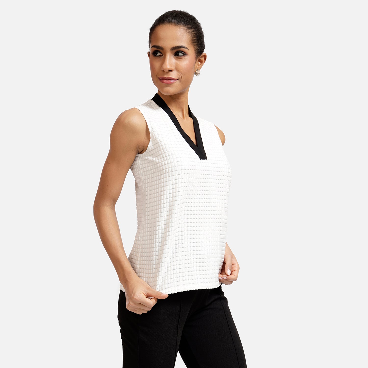 White V-Neck Without Sleeve Check Texture Top