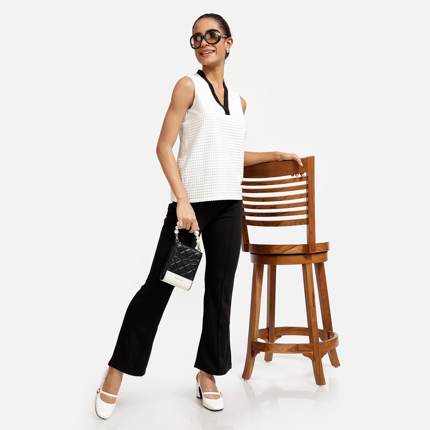 White V-Neck Without Sleeve Check Texture Top