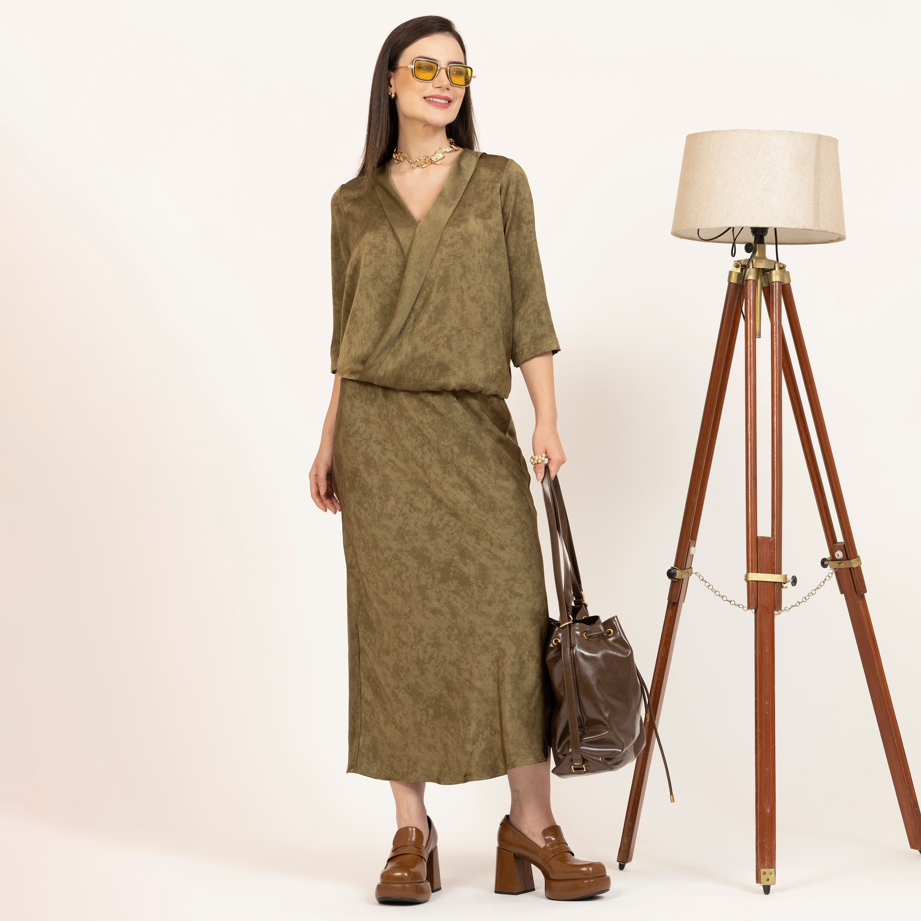 Skirt Satin Bias Hijau Zaitun