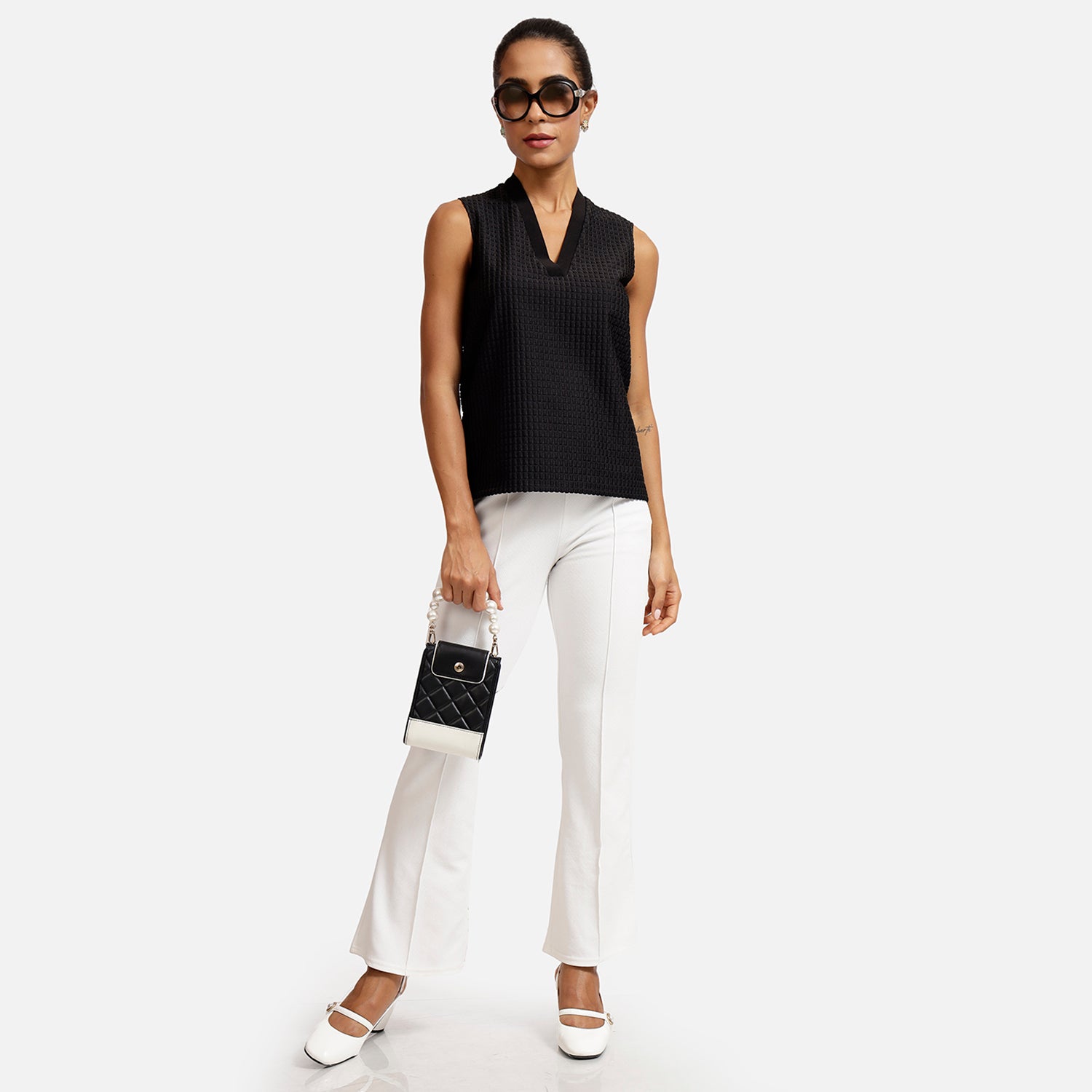 Black V-Neck Without Sleeve Check Texture Top