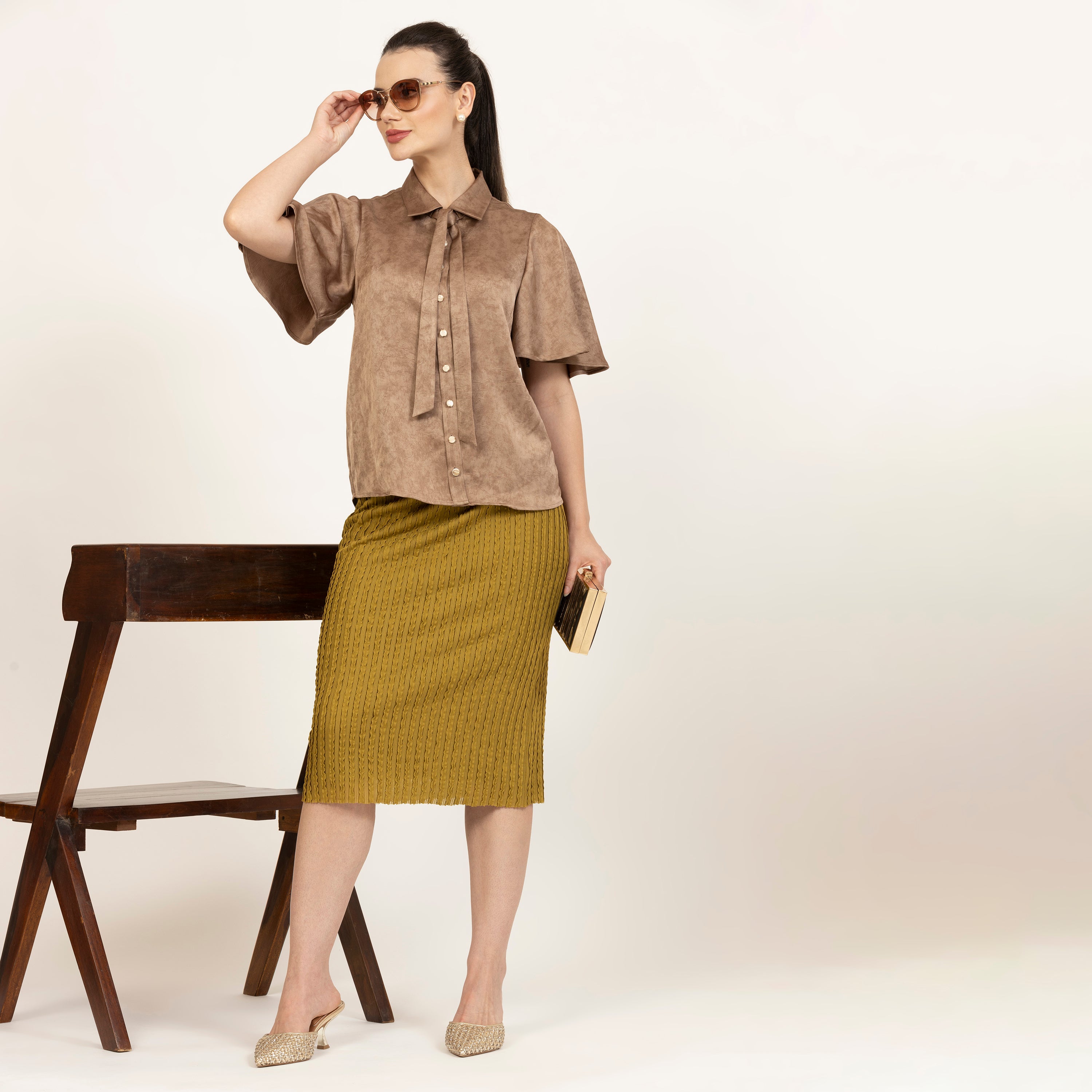 กระโปรงผ้าไลคราสีเขียวมะกอก