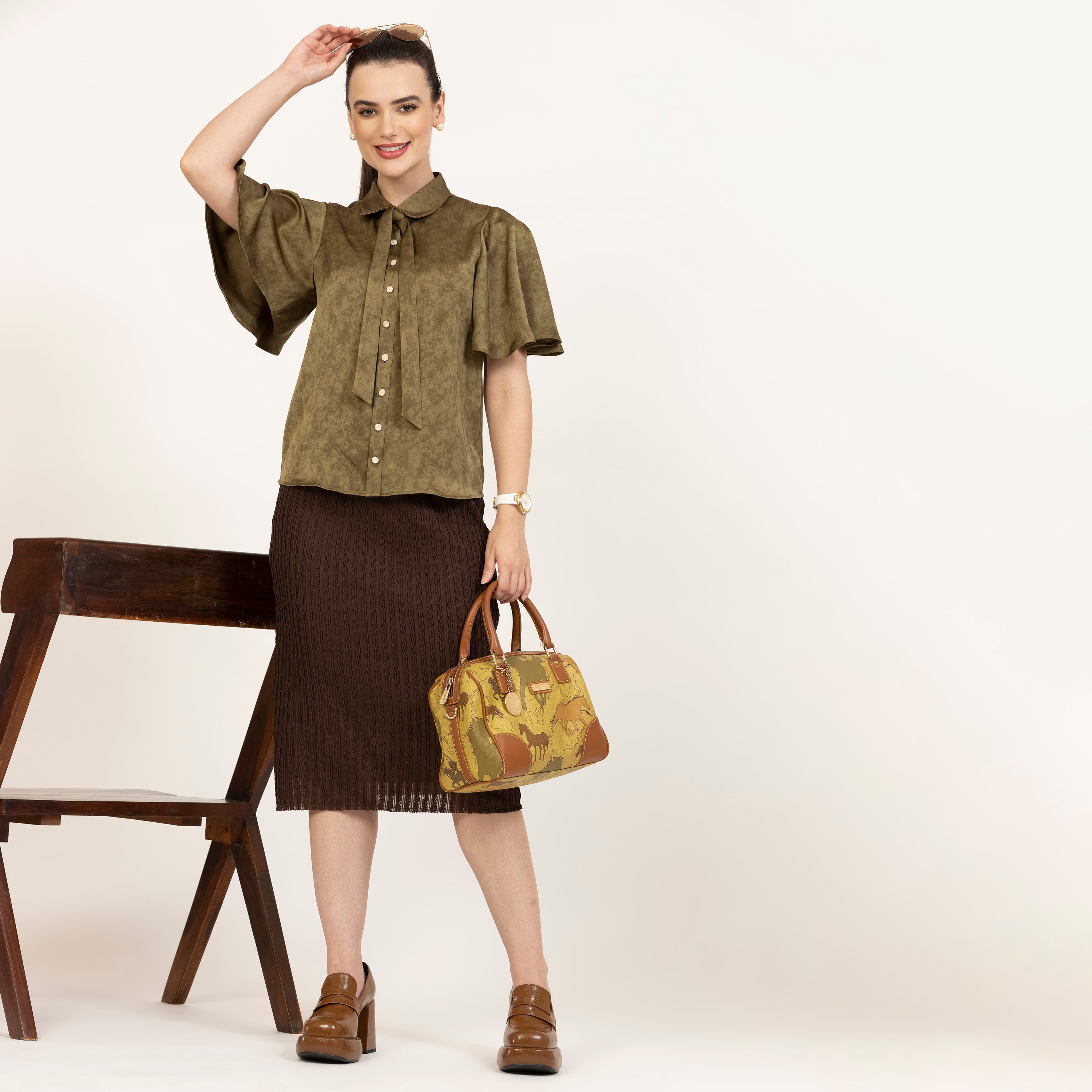 เสื้อซาตินสีเขียวมะกอกแขนกระดิ่ง