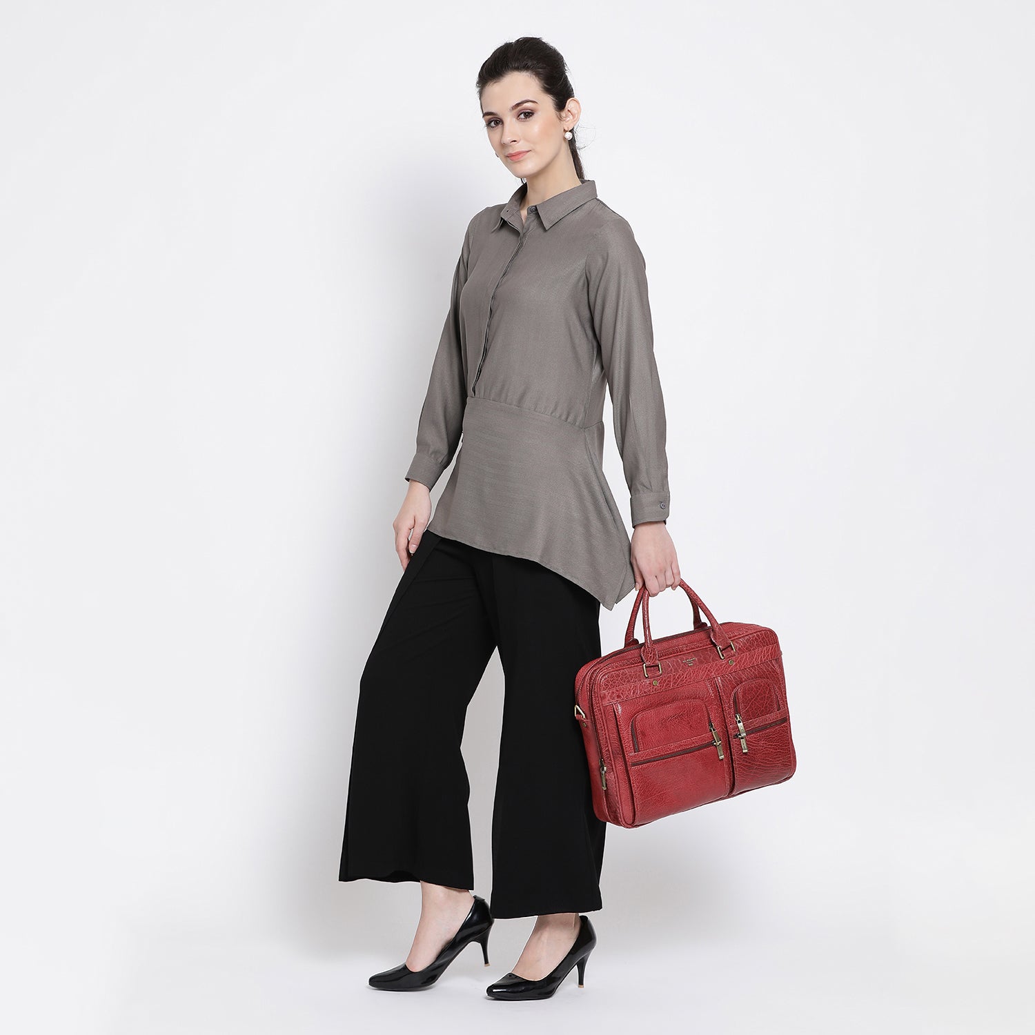 Kemeja Kelabu Dengan Labuh Segi Empat