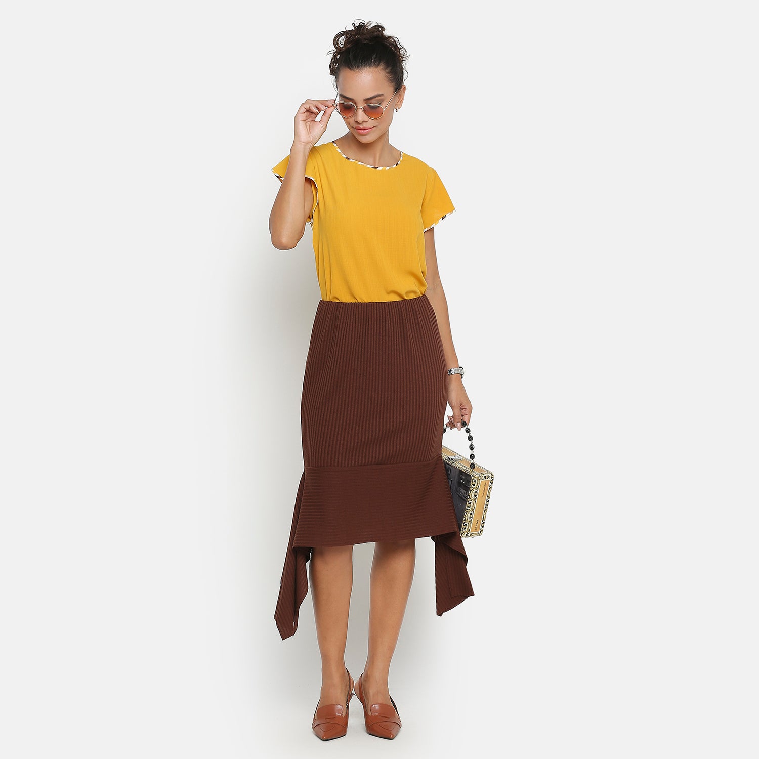 Yellow Top With Frill on Side Seam With Contrast Piping