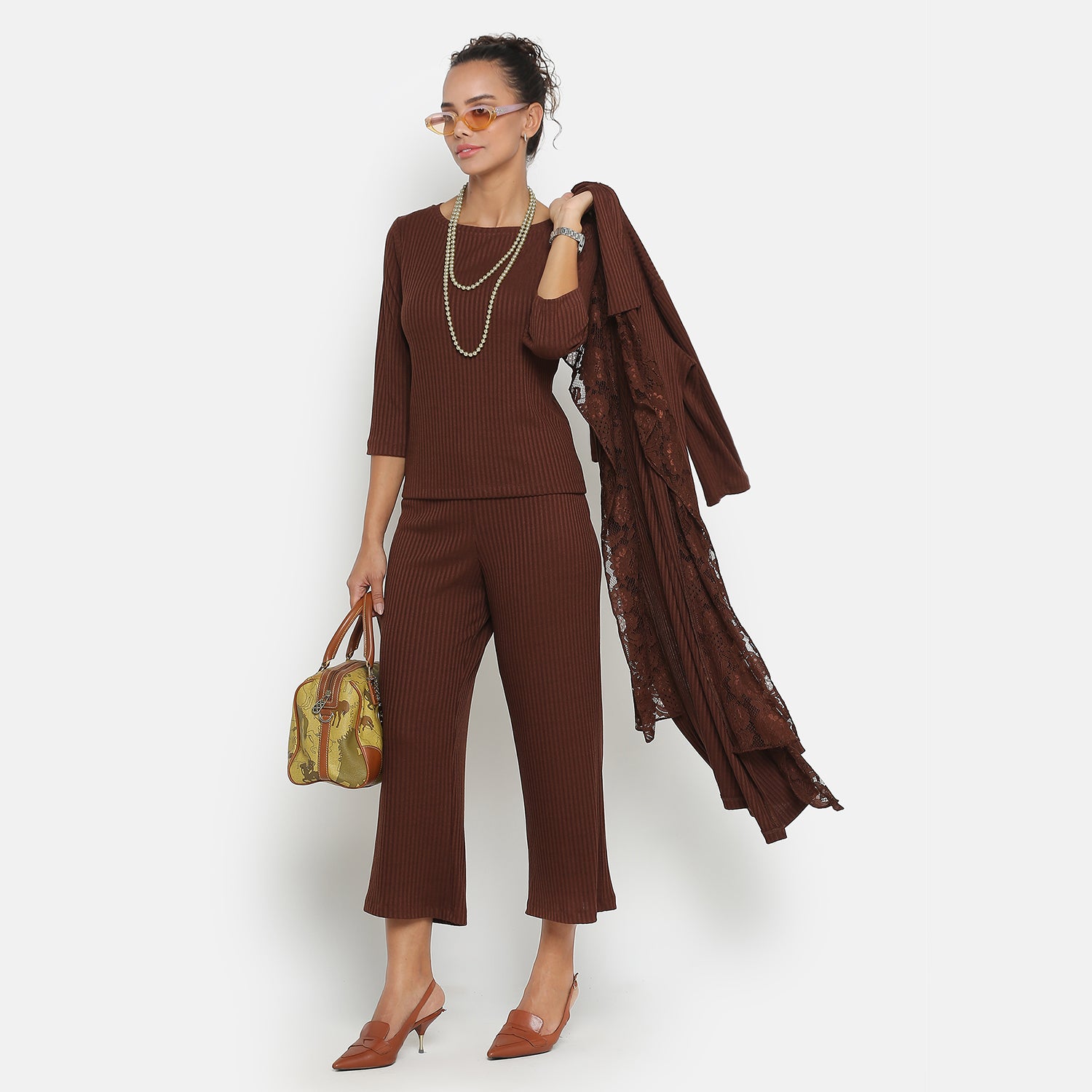 เสื้อลายริ้วสีน้ำตาลมีแขน