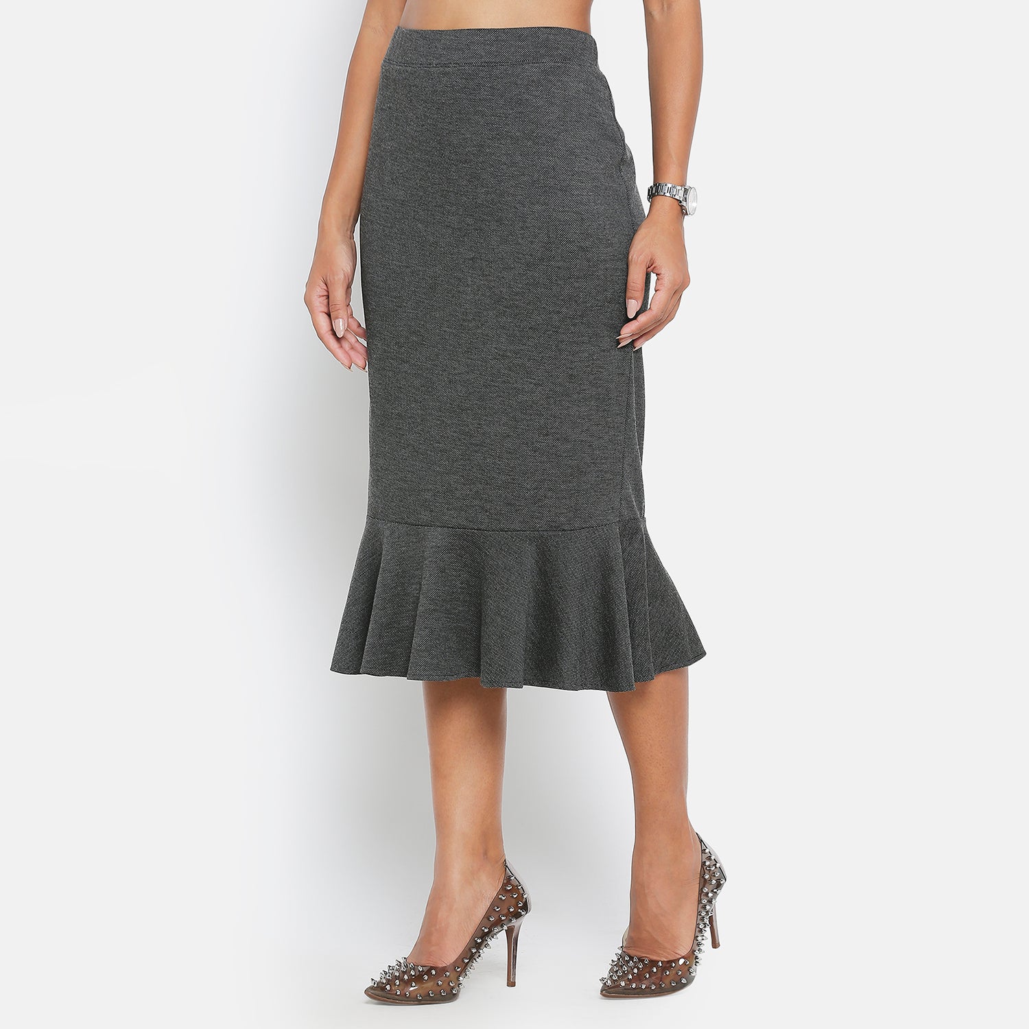 กระโปรงถักสีเทาเข้มมีระบาย