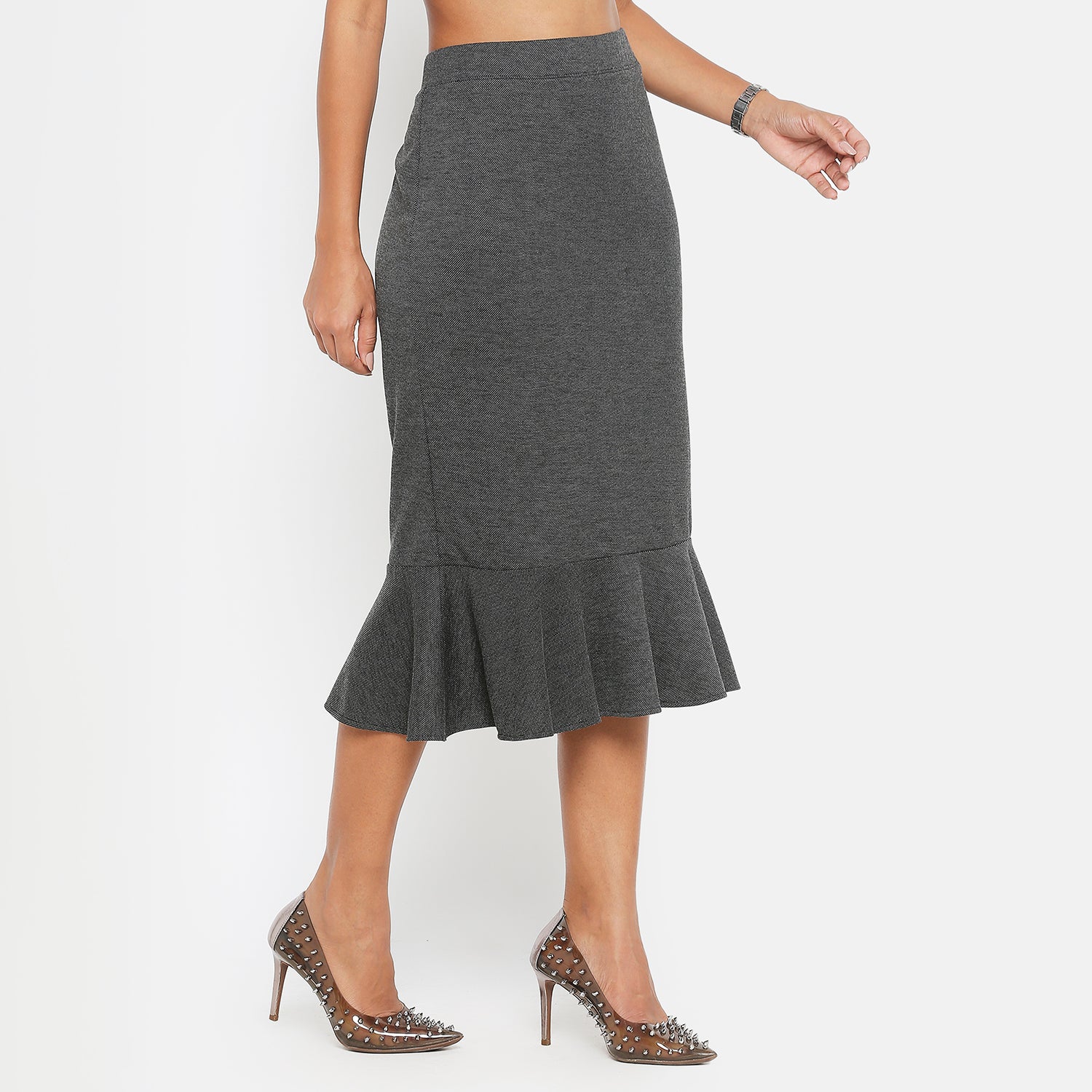 กระโปรงถักสีเทาเข้มมีระบาย