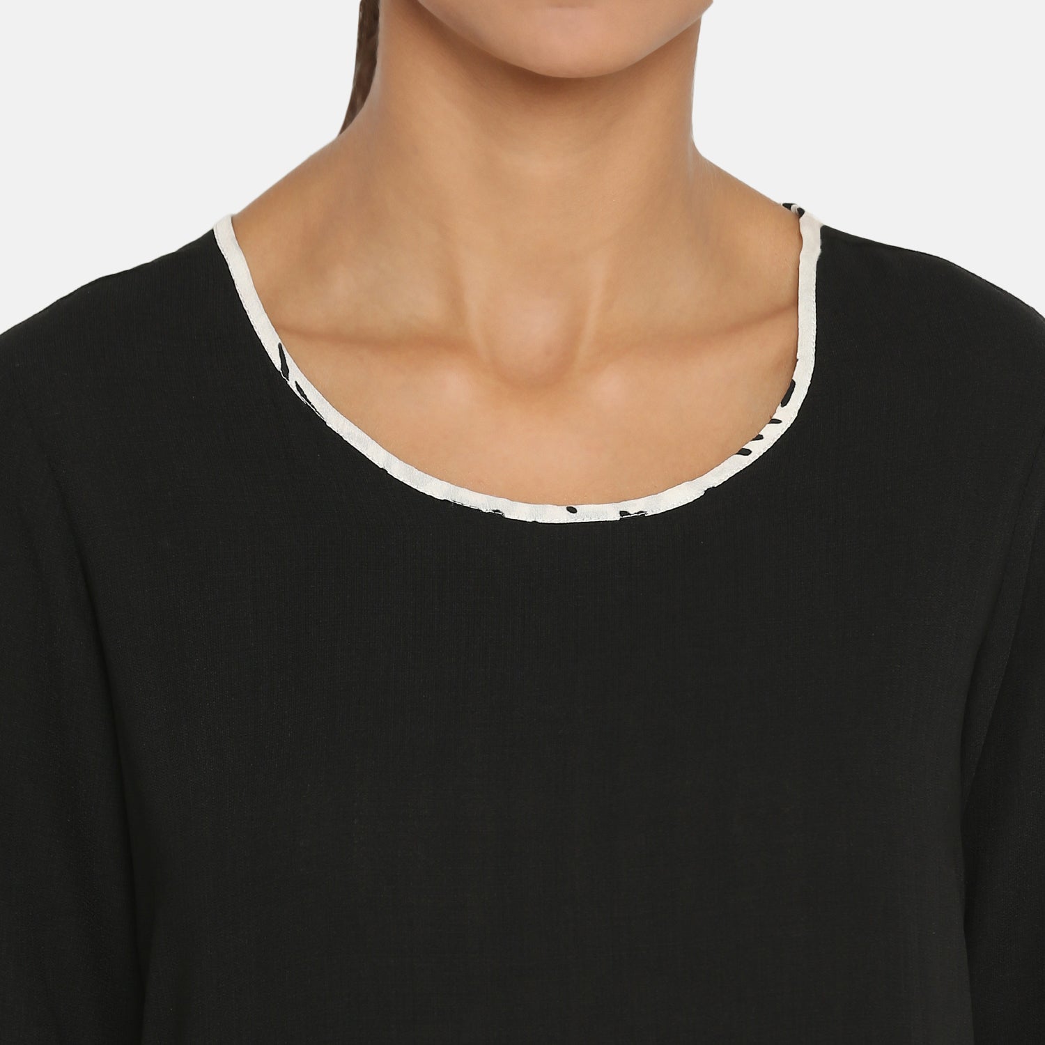 Black Round Neck Kurta for Women-5