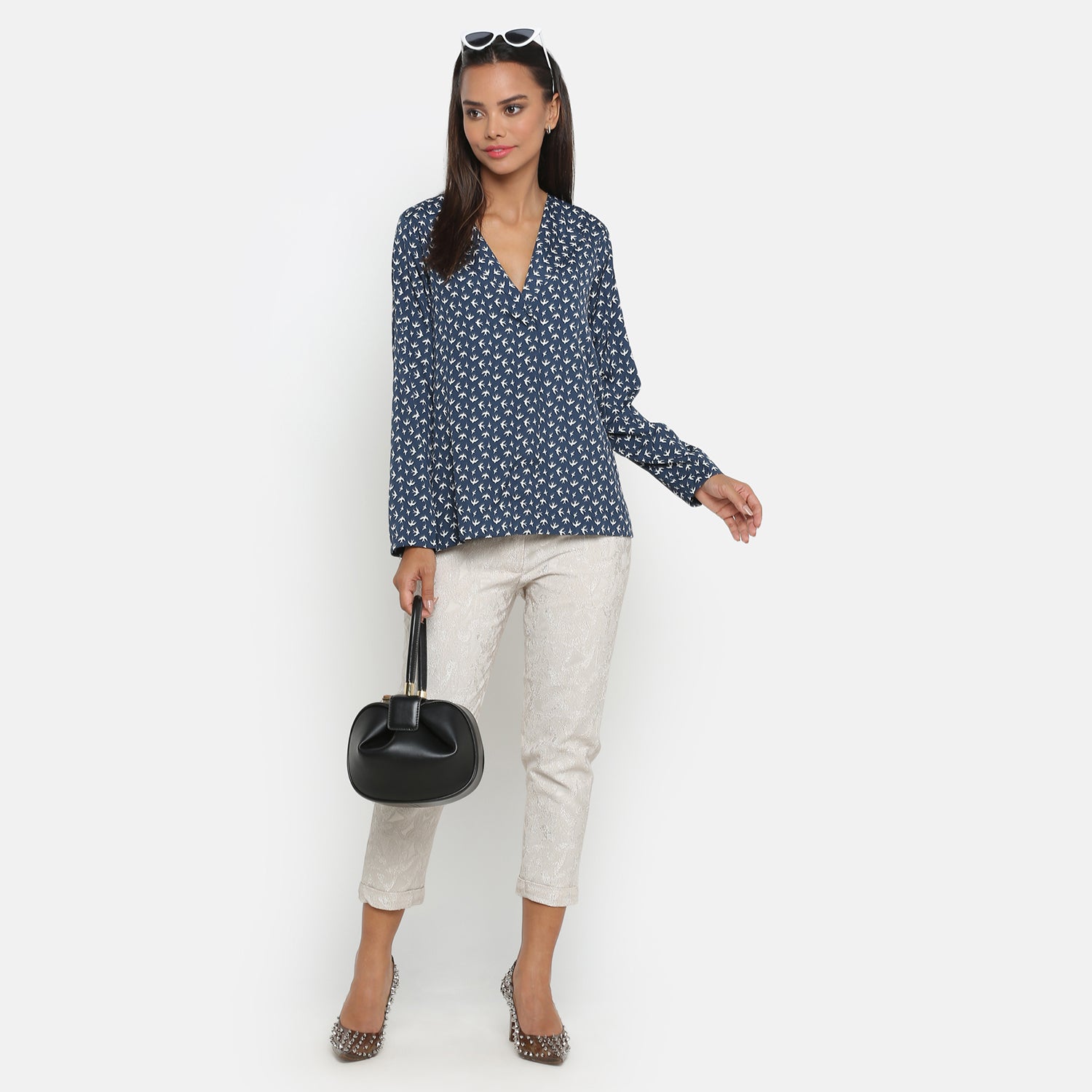 เสื้อทรงไม่สมมาตรลายนกสีน้ำเงิน