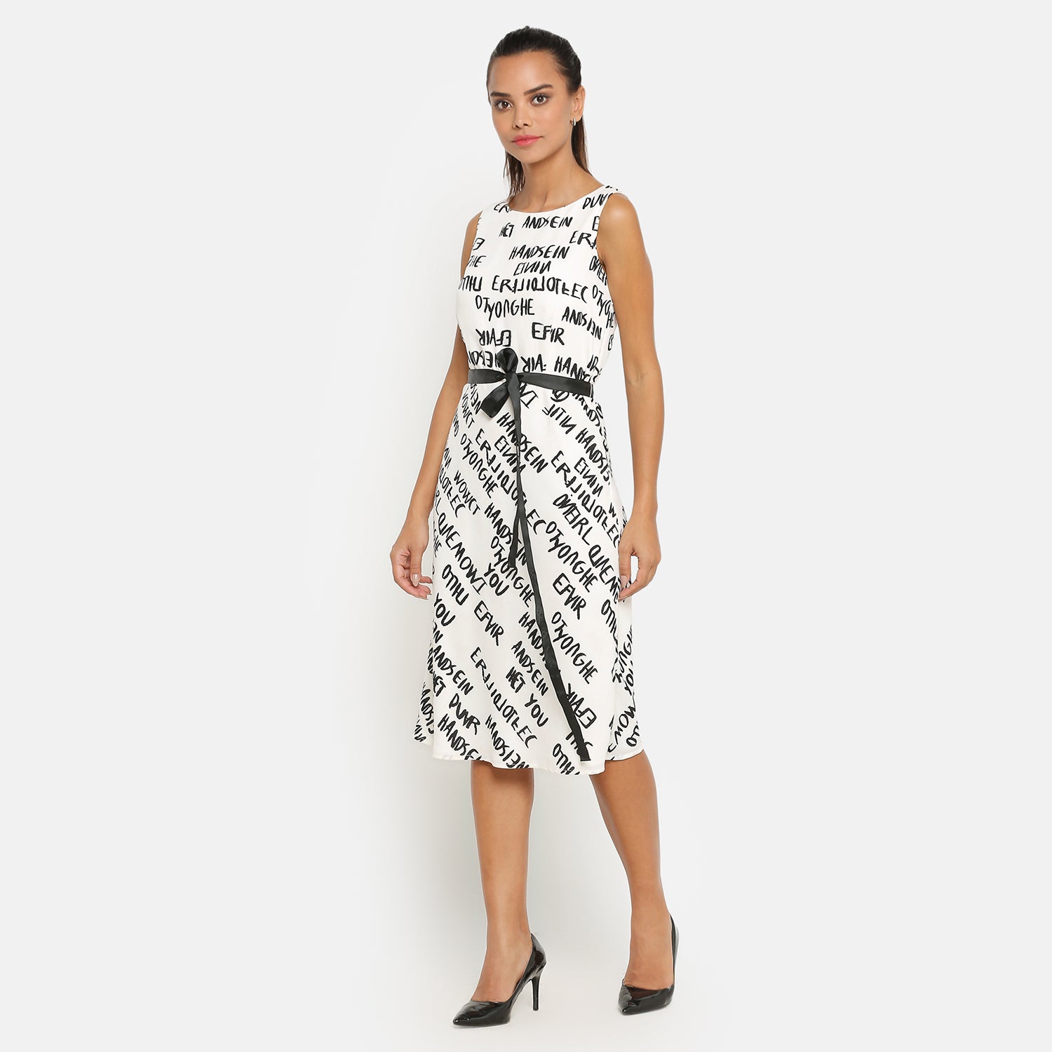 Black & White Printed Sleeveless Dresses for Women-3
