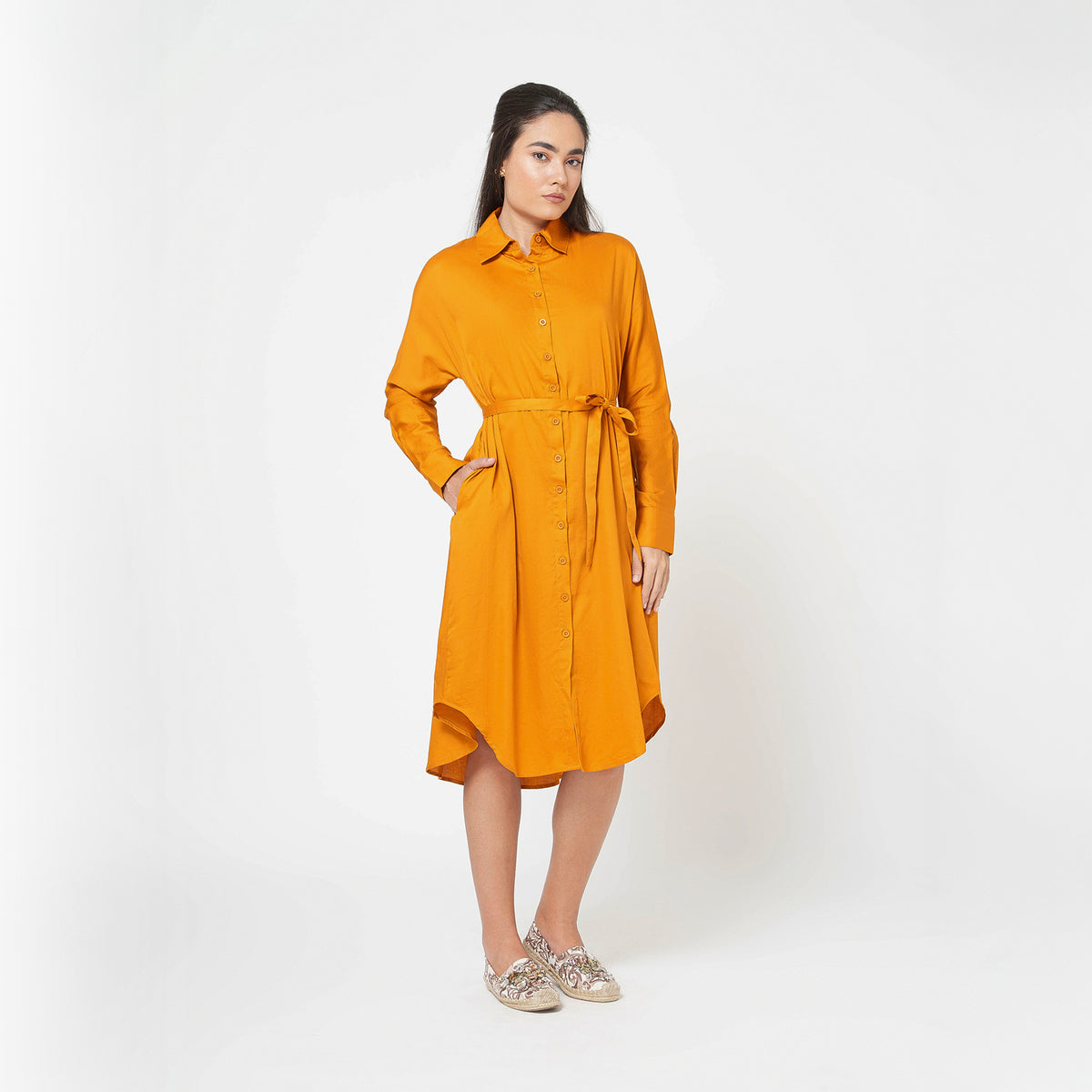 Saree Jute Beige Dengan Mutiara