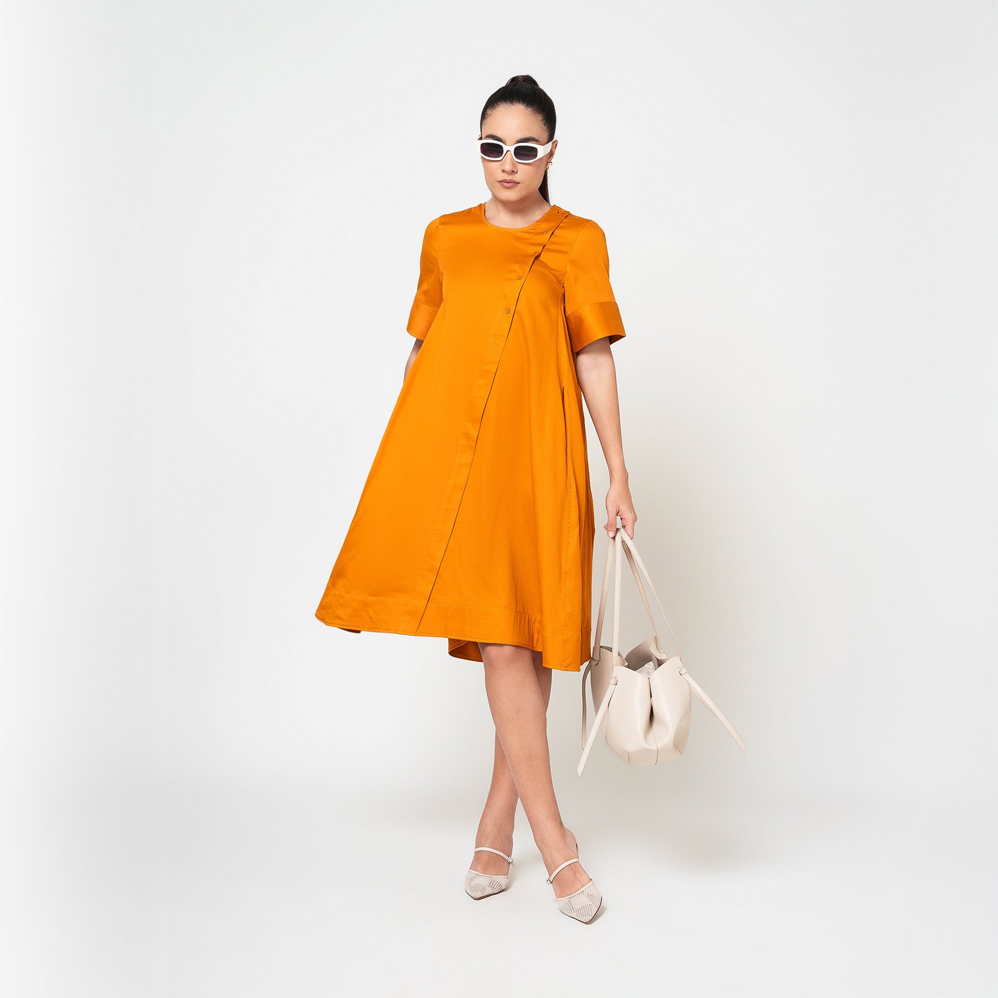 Saree Jute Beige Dengan Mutiara