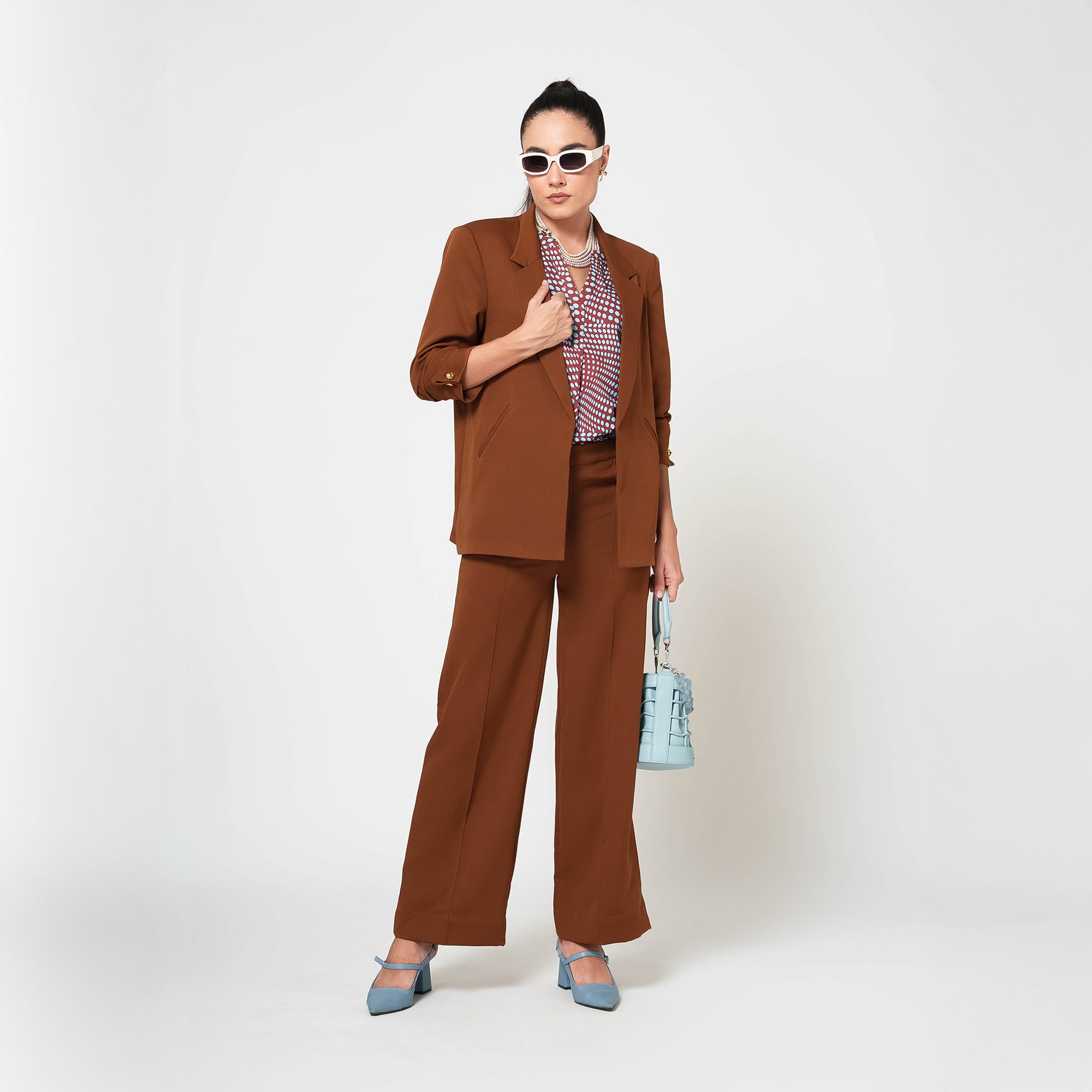 ผ้าซารีป่านสีเบจพร้อมไข่มุก