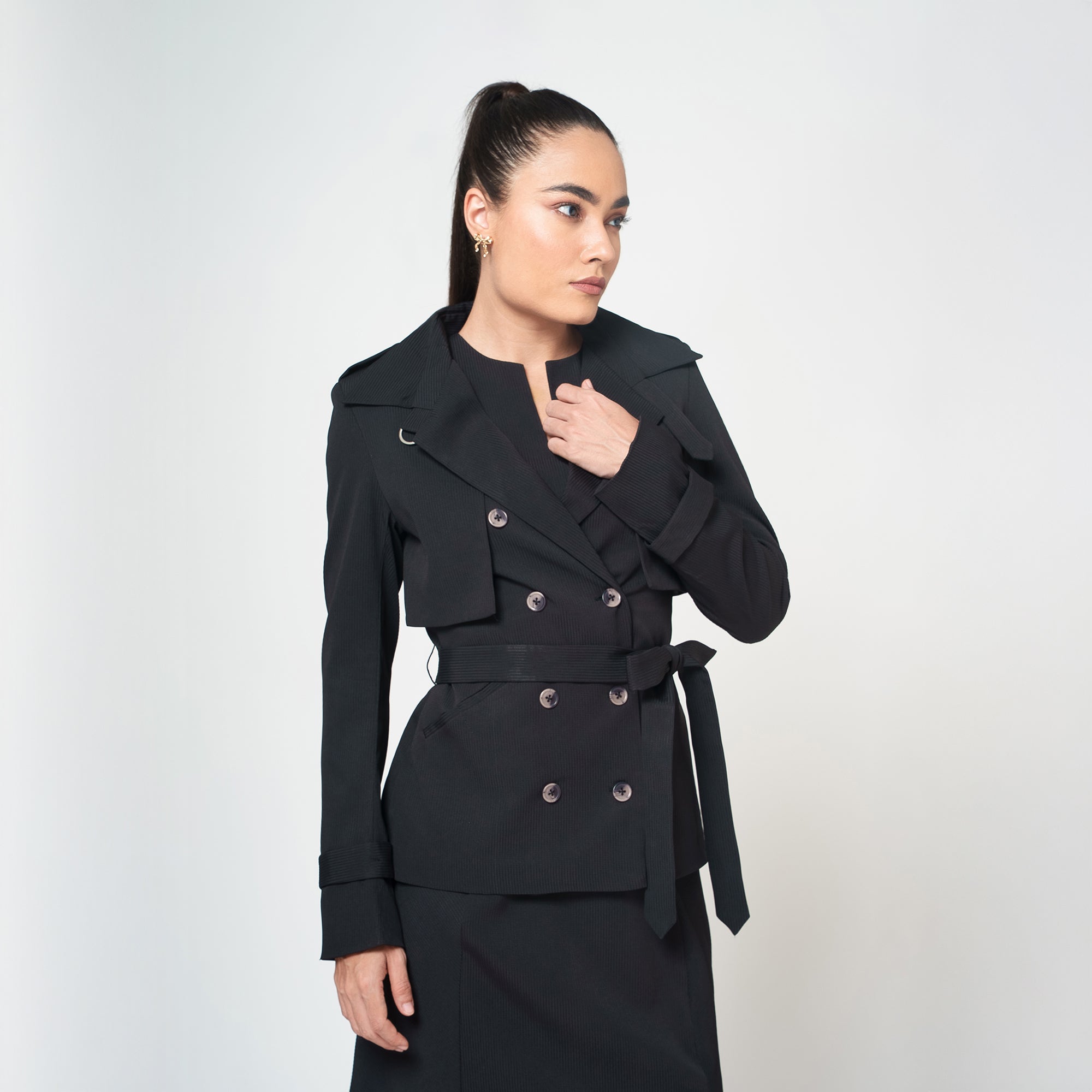 ผ้าซารีป่านสีเบจพร้อมไข่มุก