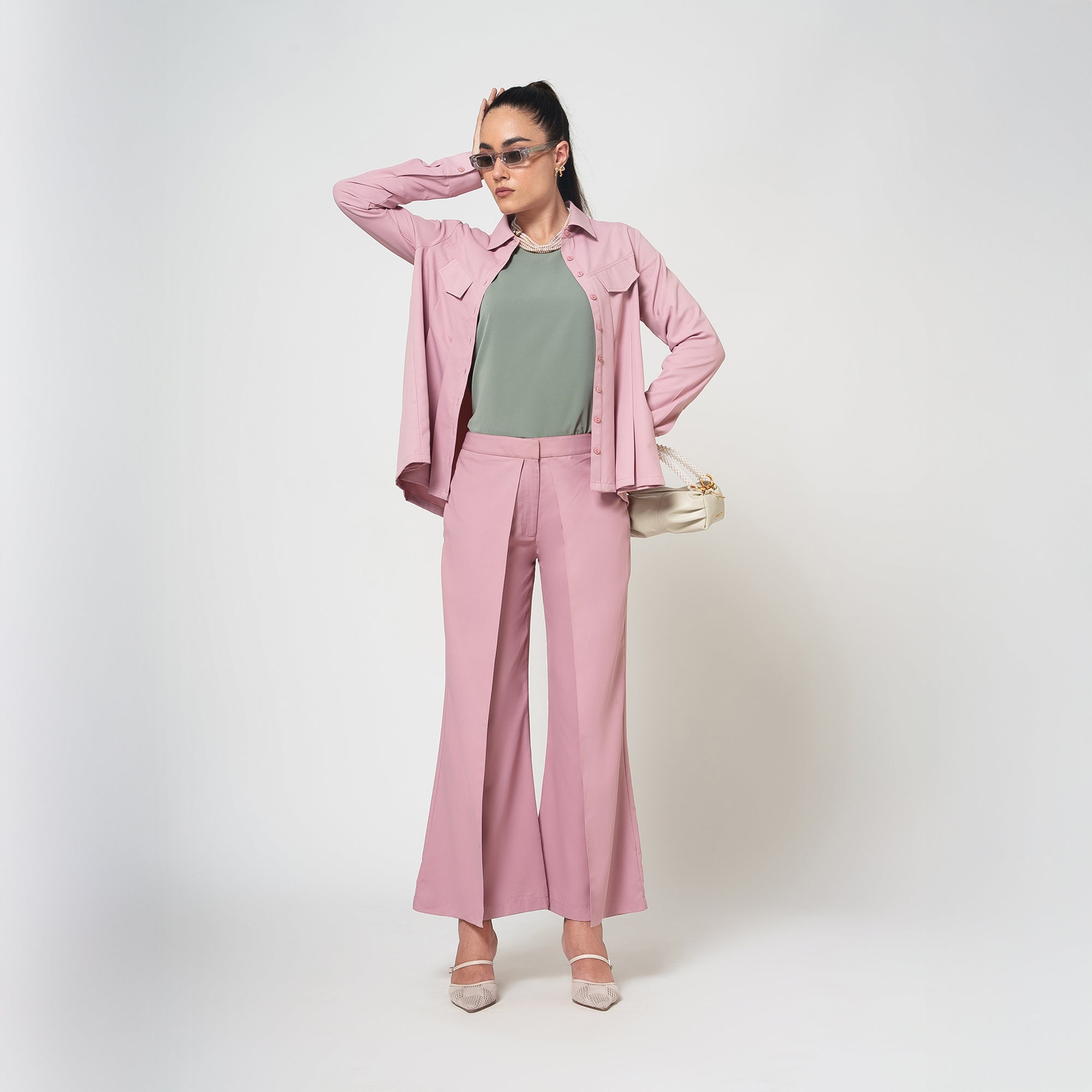 ผ้าซารีป่านสีเบจพร้อมไข่มุก