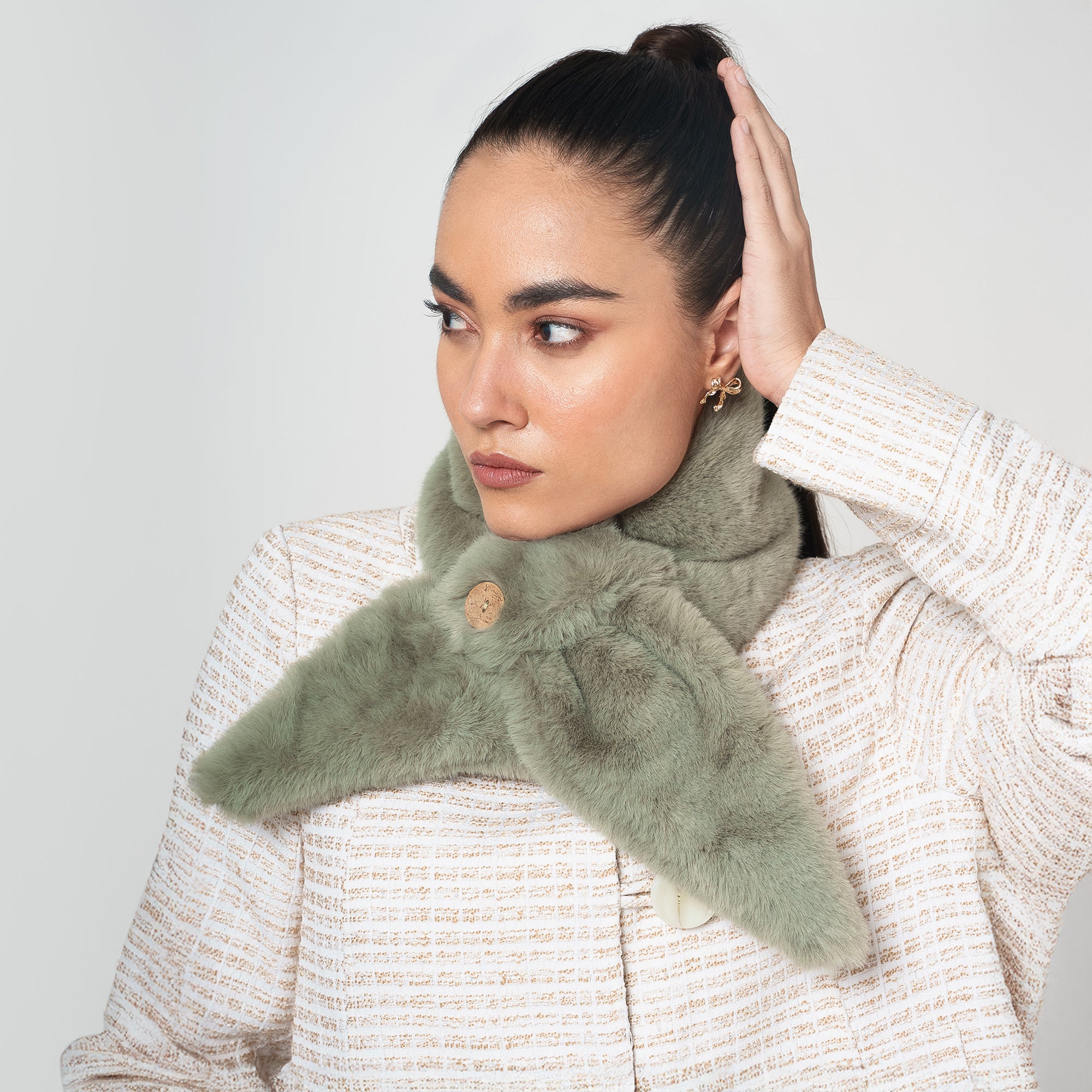 Green Fur Collar With Buttons