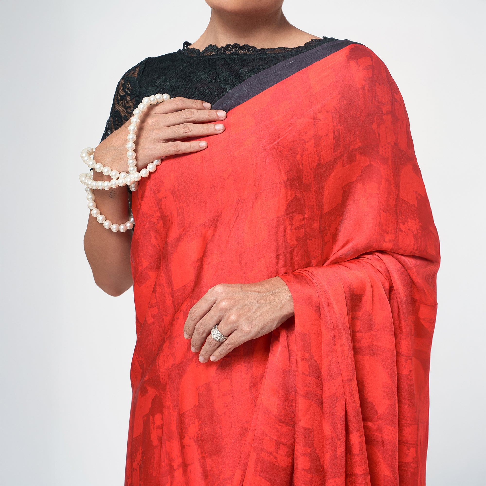 Saree Jute Beige Dengan Mutiara