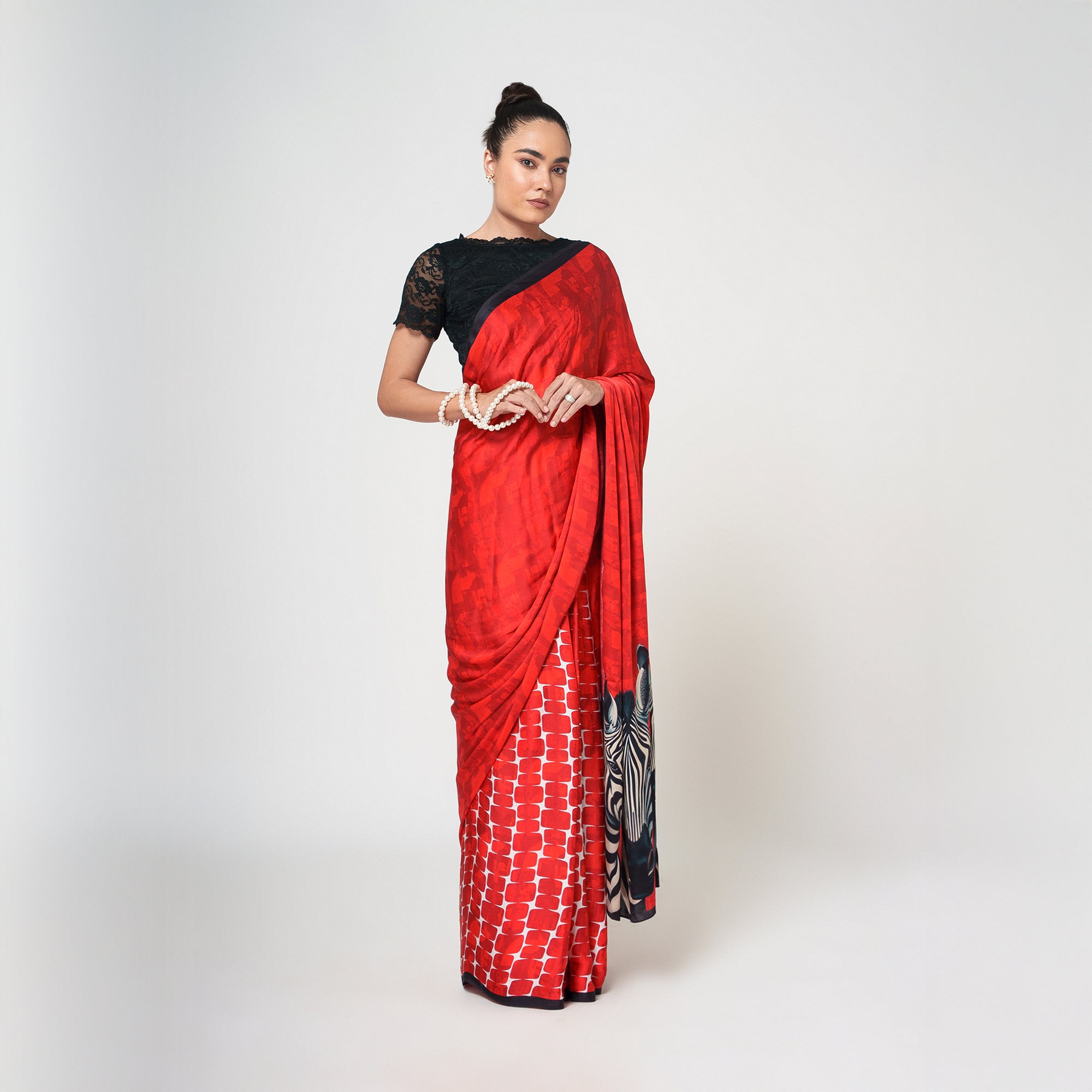 Saree Jute Beige Dengan Mutiara