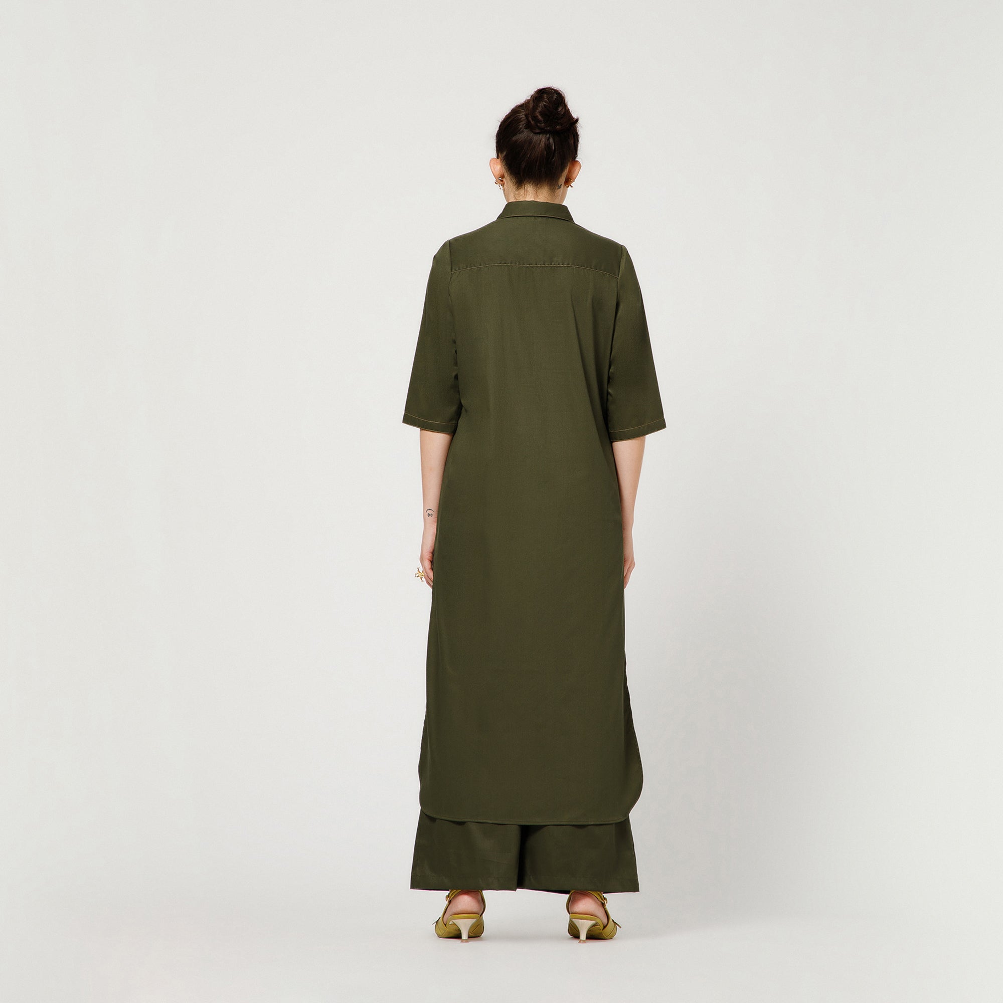 Olive Cotton Blend Kurta With Contrast Thread With Pocket