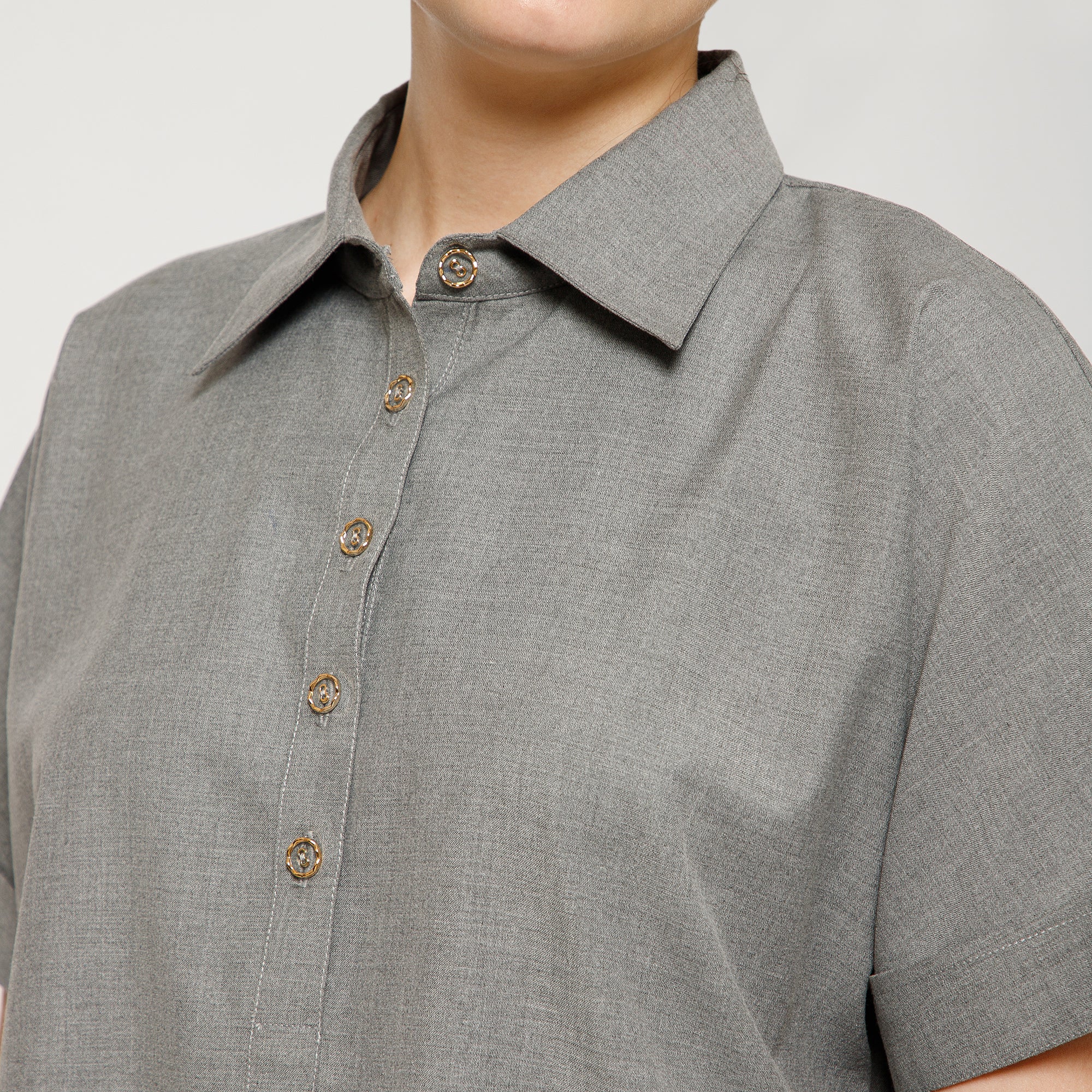 Light Grey Top With Short Sleeves