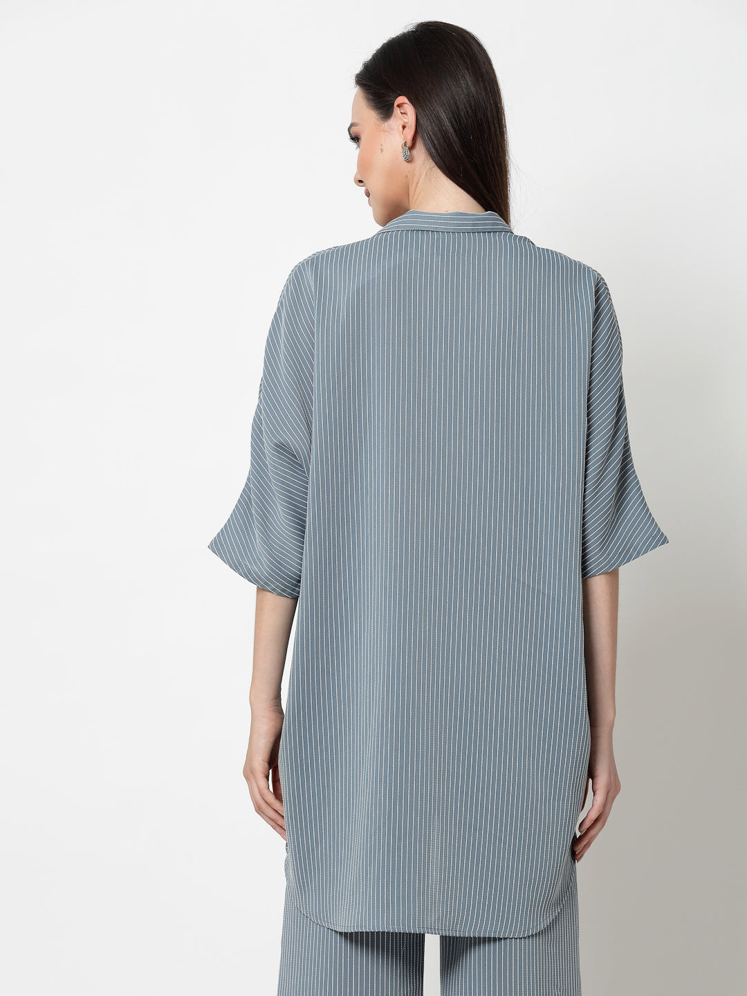 Baju Kebesaran Biru Bergaris Putih