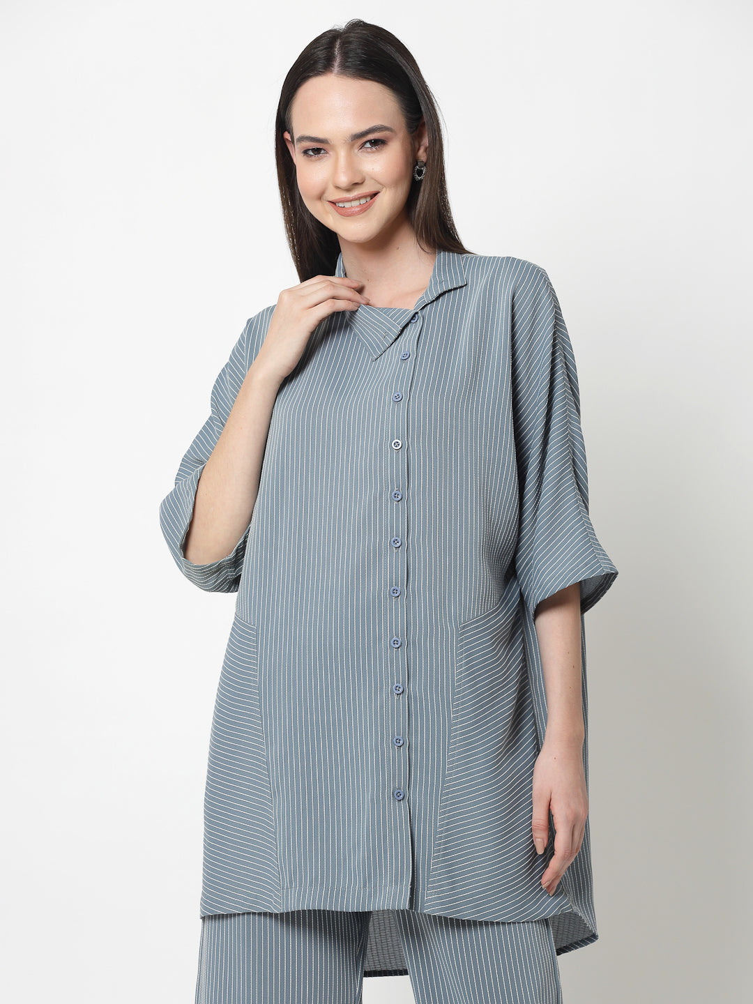 Baju Kebesaran Biru Bergaris Putih